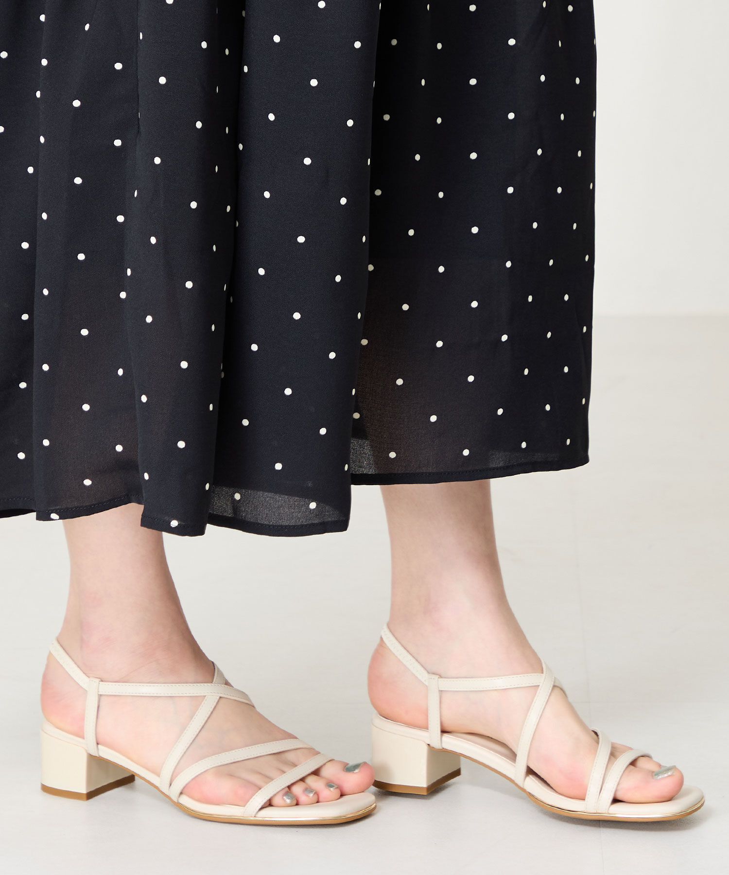 ORiental TRaffic「【WEB限定】ナローストラップメタリックラインサンダル/55202 サンダル トレンド 人気」|サンダル|