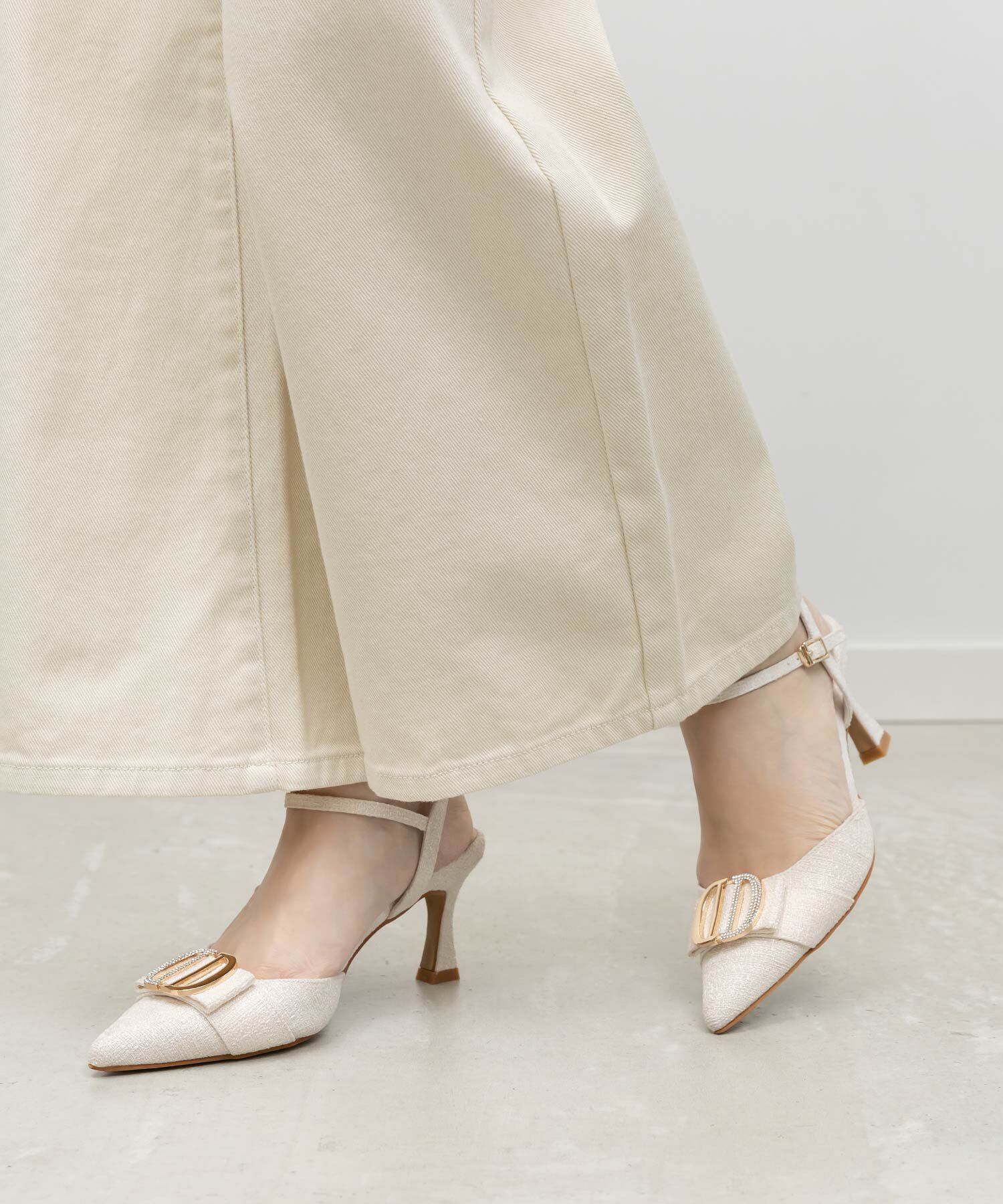  「ビジューパーツストラップパンプス」|パンプス|アイボリー