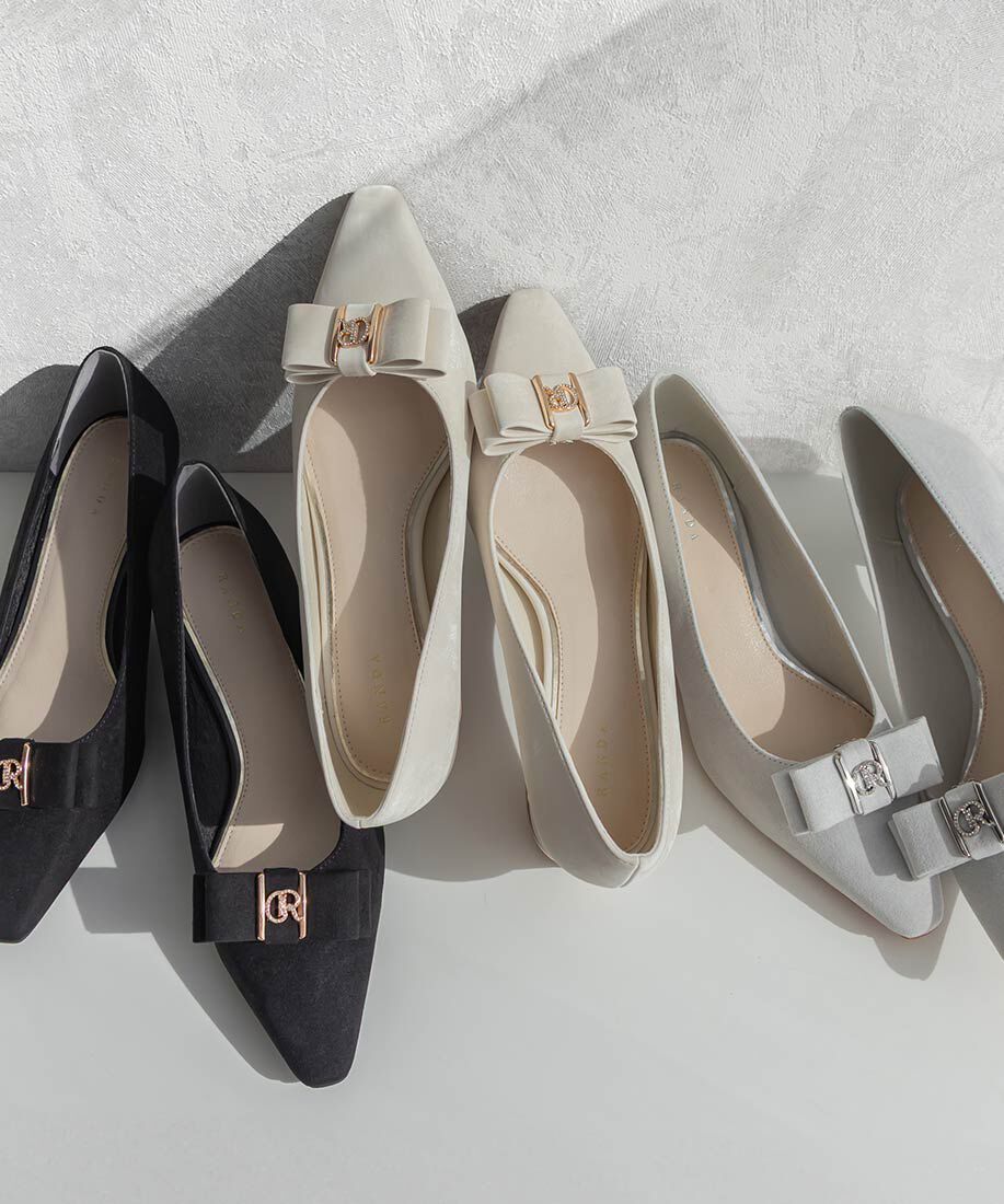  「2WAY ビジューモノグラムリボンパンプス」|パンプス|