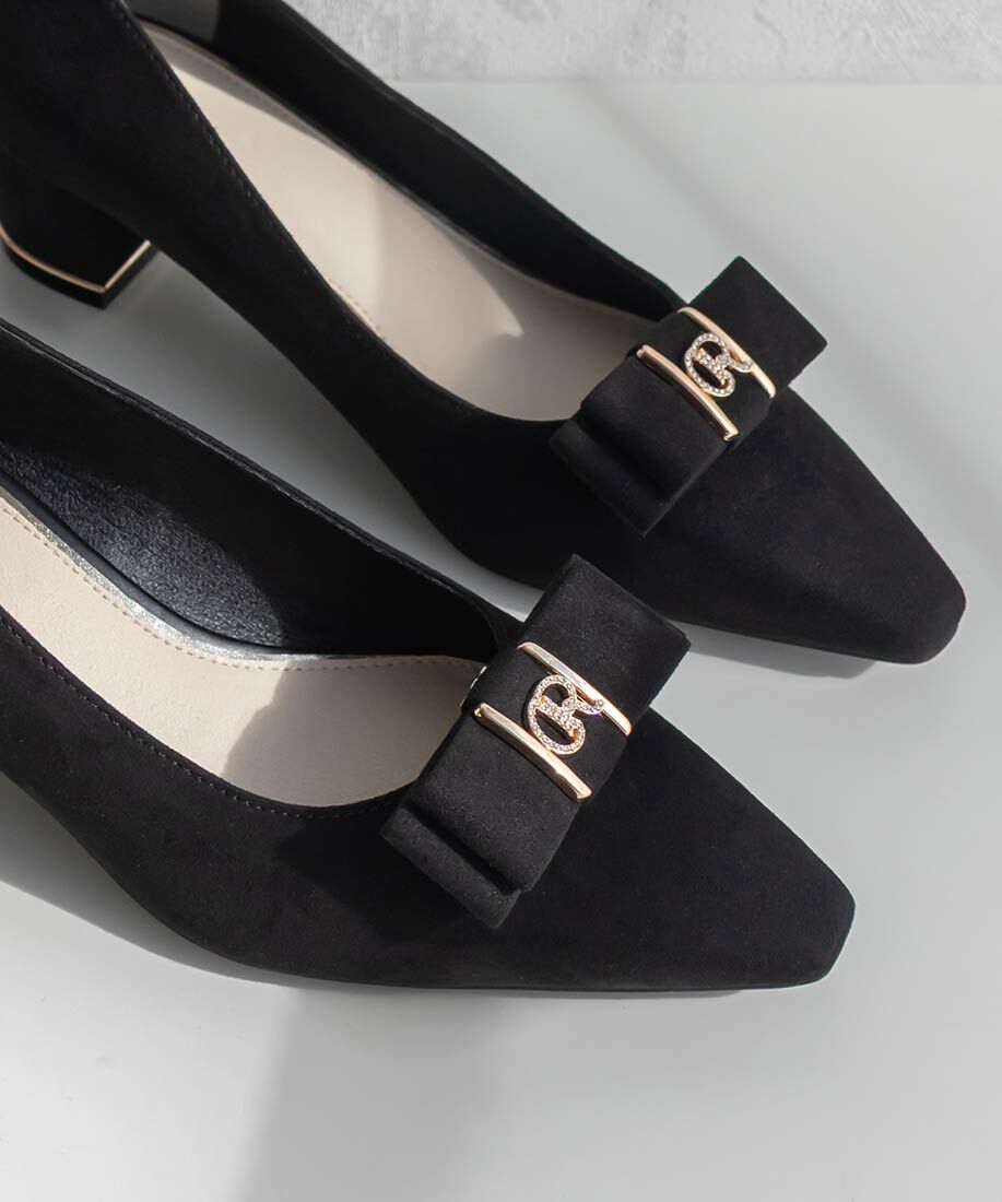  「2WAY ビジューモノグラムリボンパンプス」|パンプス|