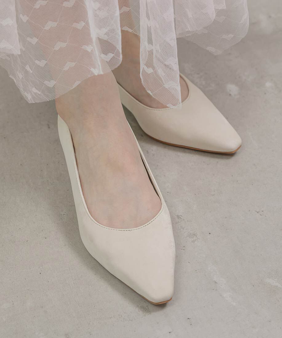  「2WAY ビジューモノグラムリボンパンプス」|パンプス|