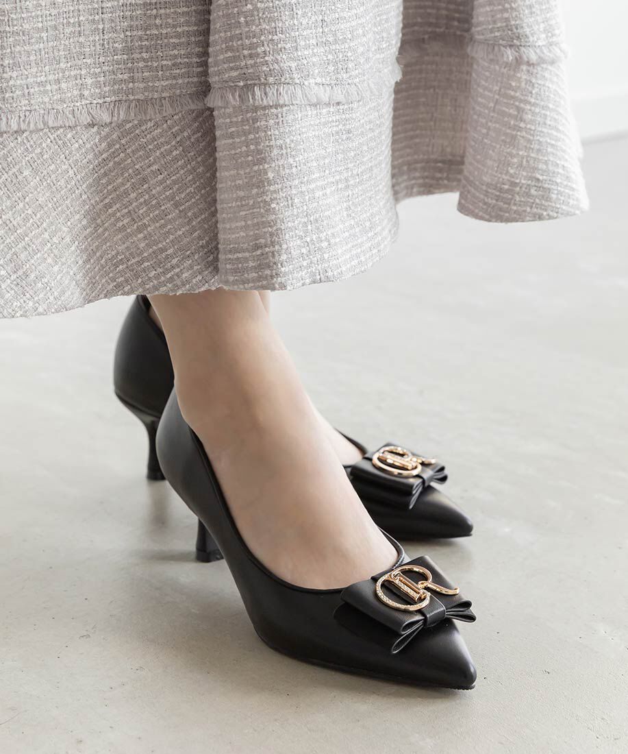  「【走れる美脚パンプス】ビジューモノグラムリボンフィットパンプス」|パンプス|