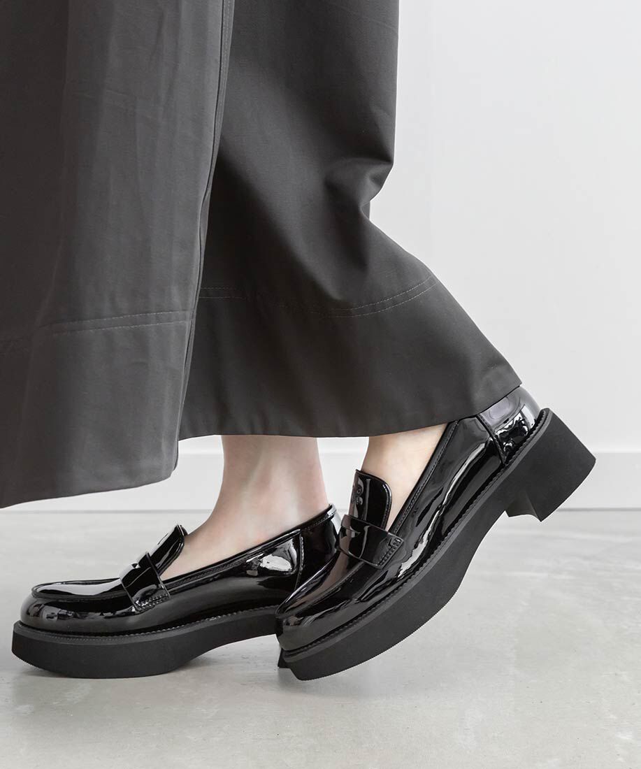  「モノグラムエンボスラウンドトゥローファー」|ローファー|