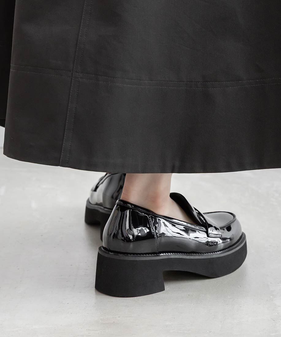  「モノグラムエンボスラウンドトゥローファー」|ローファー|