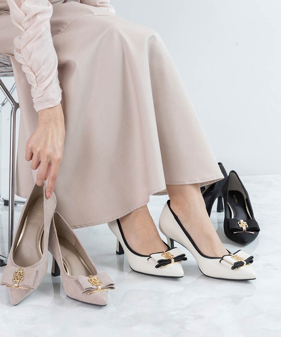  「【走れる美脚パンプス】モノグラムパーツリボンフィットパンプス」|パンプス|