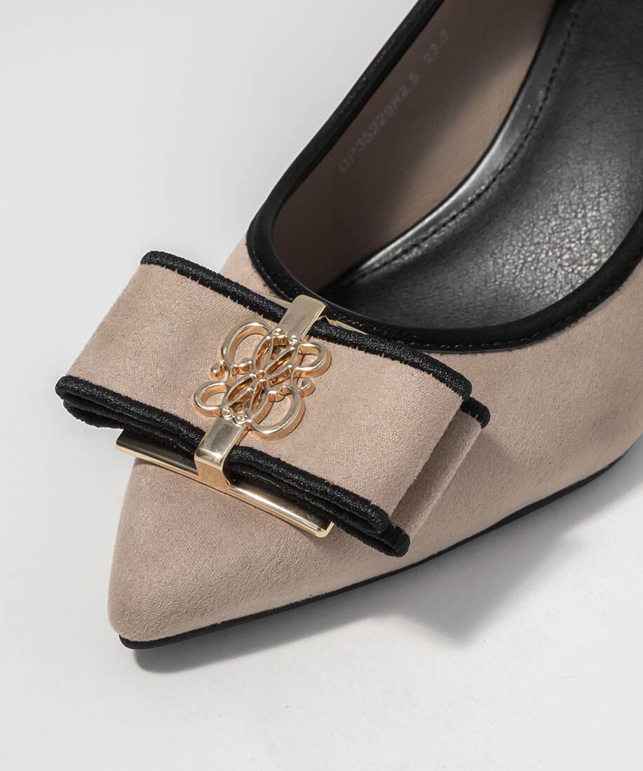  「【走れる美脚パンプス】モノグラムパーツリボンフィットパンプス」|パンプス|