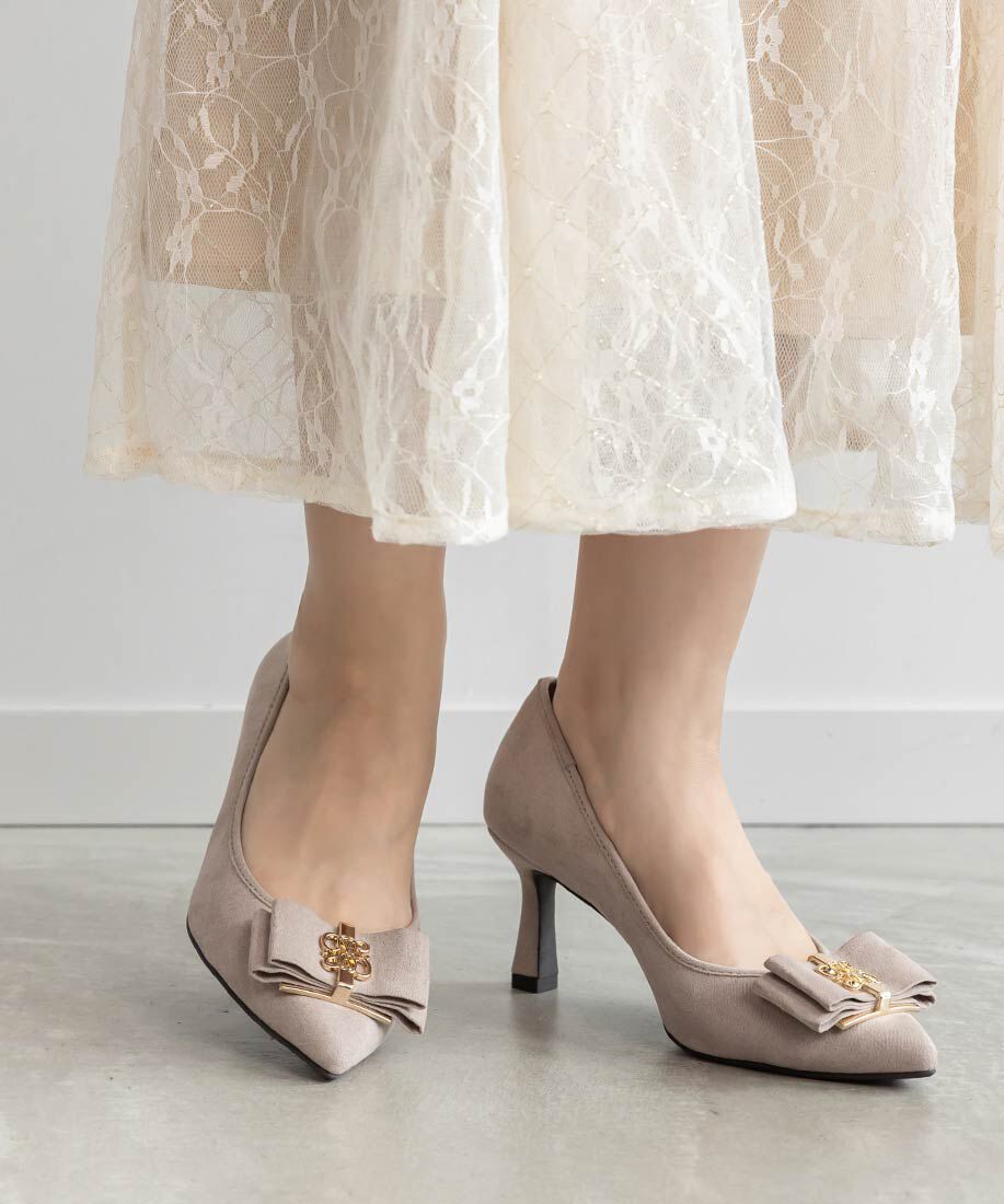  「【走れる美脚パンプス】モノグラムパーツリボンフィットパンプス」|パンプス|グレージュ
