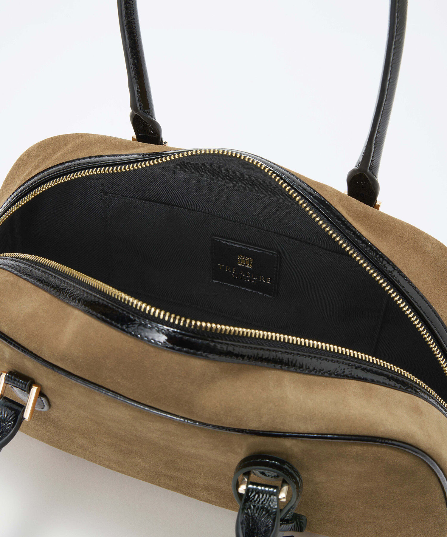 TOPKAPI TREASURE「【TREASURE TOPKAPI】スエード エナメルコンビ ワイド ボストンバッグ チャーム付き」|ボストンバッグ|