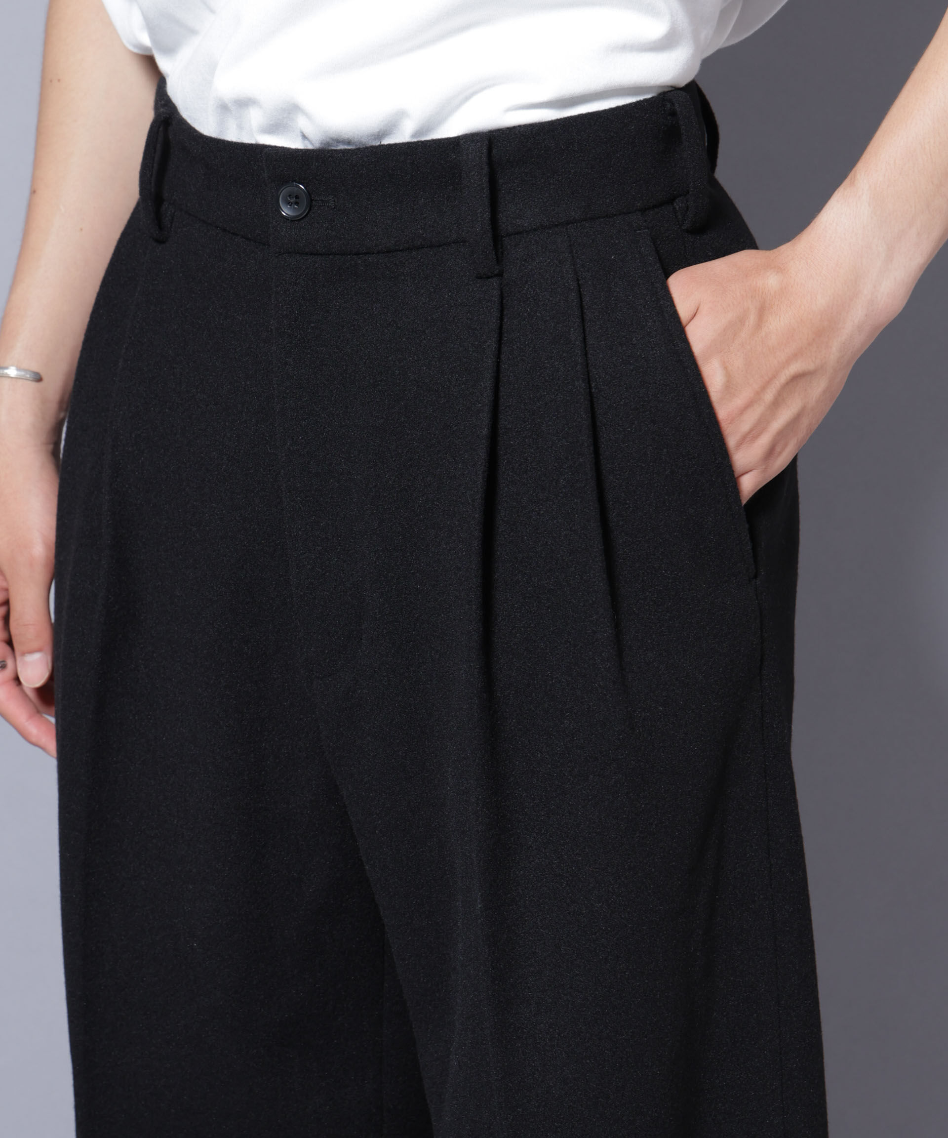 nano･universe「テックメルトンワイドスラックス」|チノ|