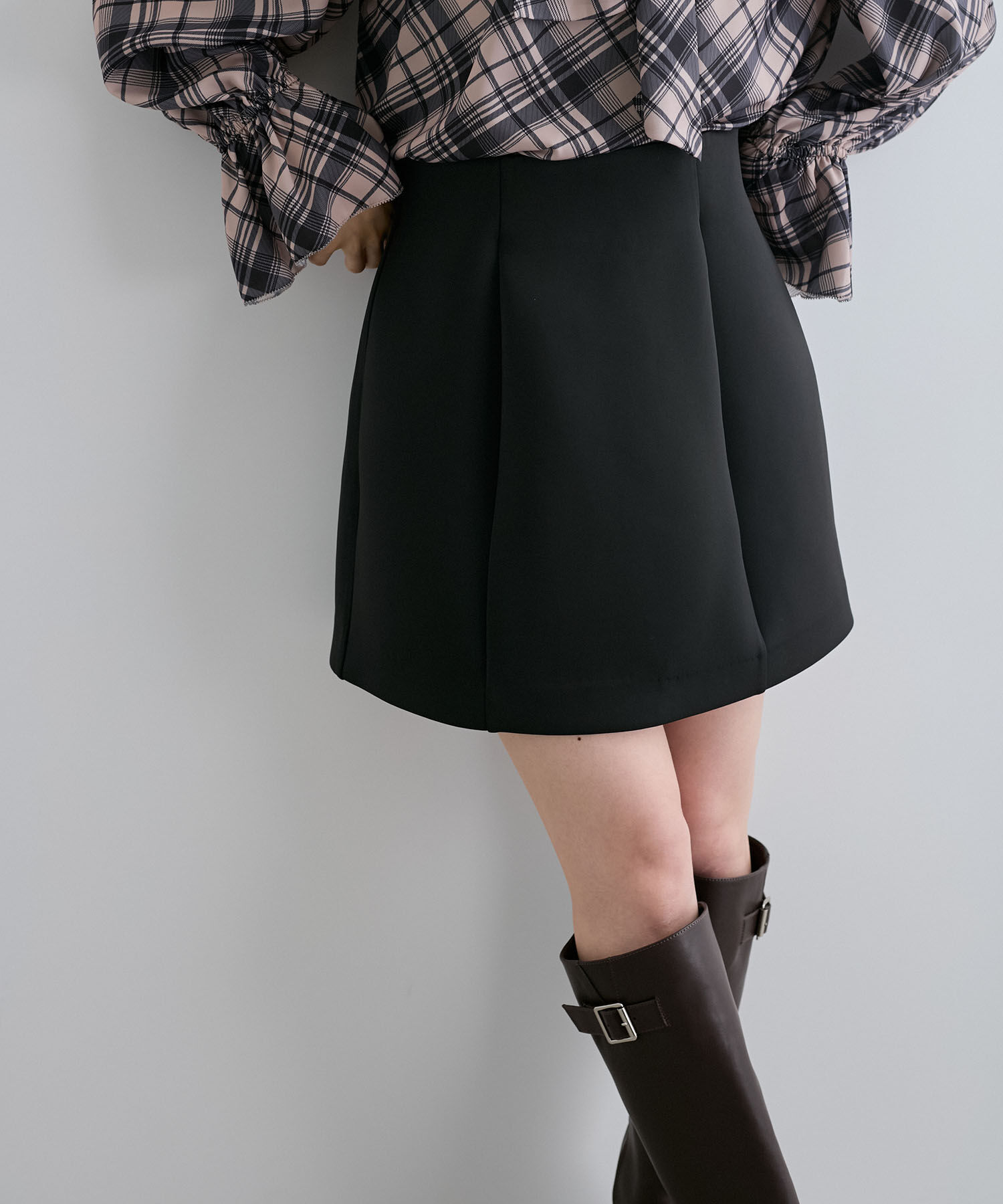 VIS「ボンディングフレアミニスカート」|スカート|ブラック(01)