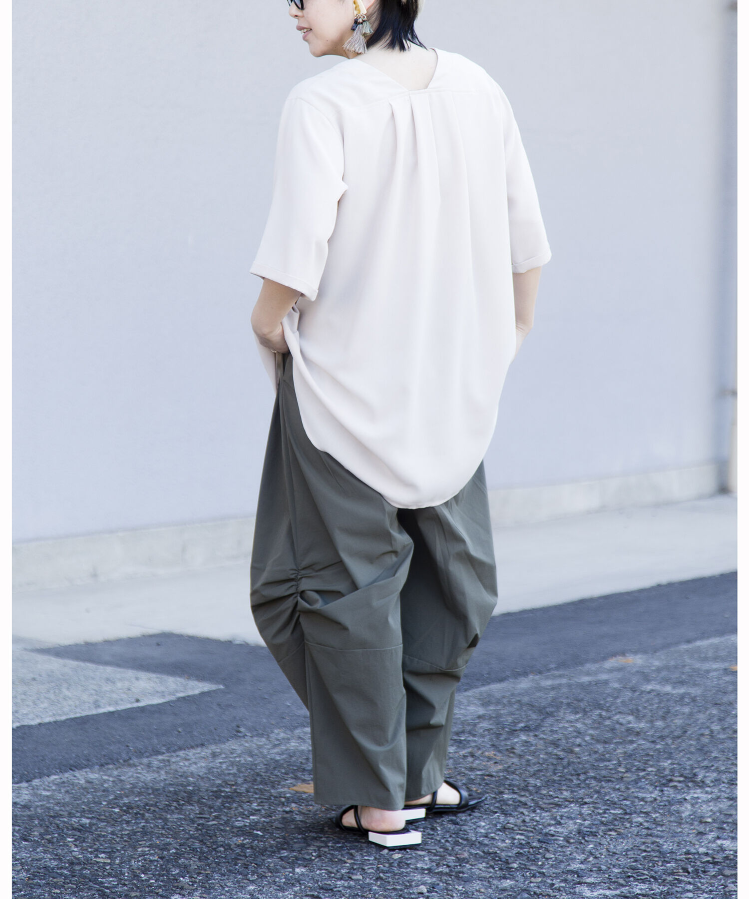  「【WEB限定アイテム】ﾊﾞｯｸﾀｯｸﾌﾞﾗｳｽ」|シャツ・ブラウス|