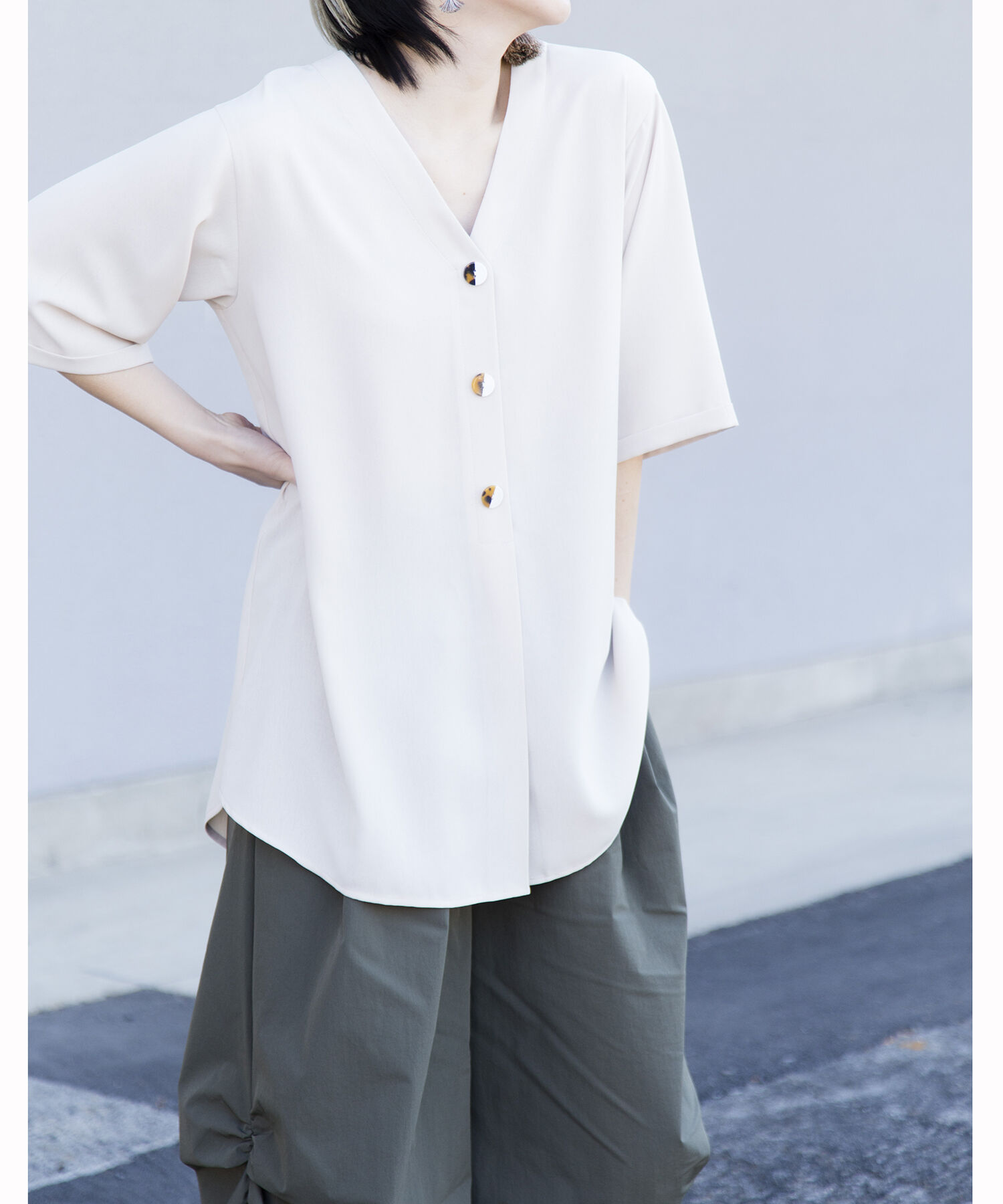  「【WEB限定アイテム】ﾊﾞｯｸﾀｯｸﾌﾞﾗｳｽ」|シャツ・ブラウス|