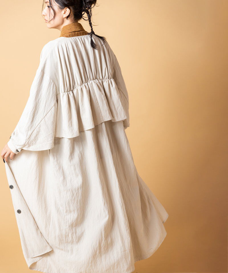  「バックギャザーライトコート」|ノーカラーコート|