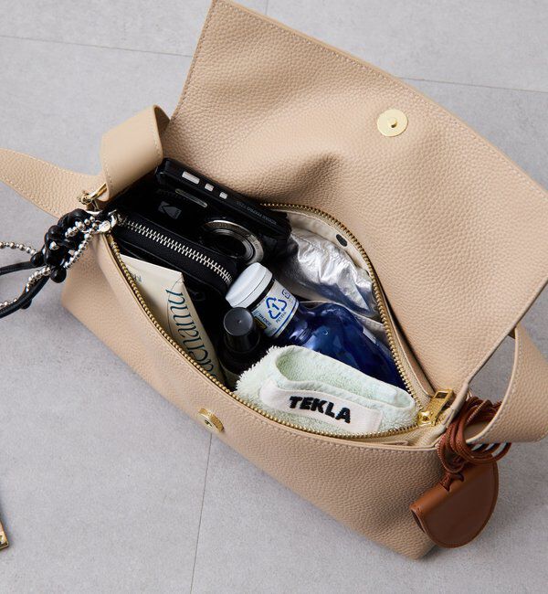  「【牛革/２WAY/500mlペットボトル収納可】シュリンクリンショルダーバッグ」|ショルダー・メッセンジャー|ベージュ