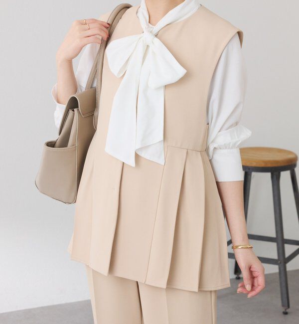  「【お尻周りカバー】ツイルプリーツジレ/セットアップ/セレモニー」|ベスト・ジレ|ベージュ
