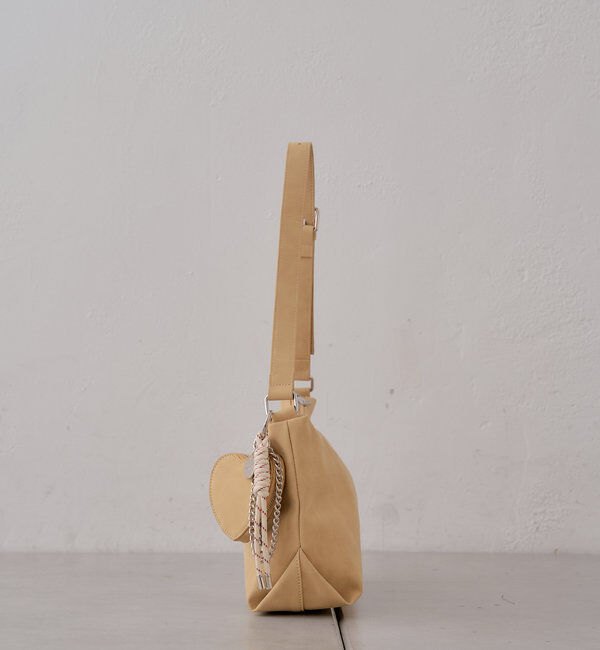  「【500mlペットボトル収納可】チャーム付きミディアムバッグ」|ショルダー・メッセンジャー|