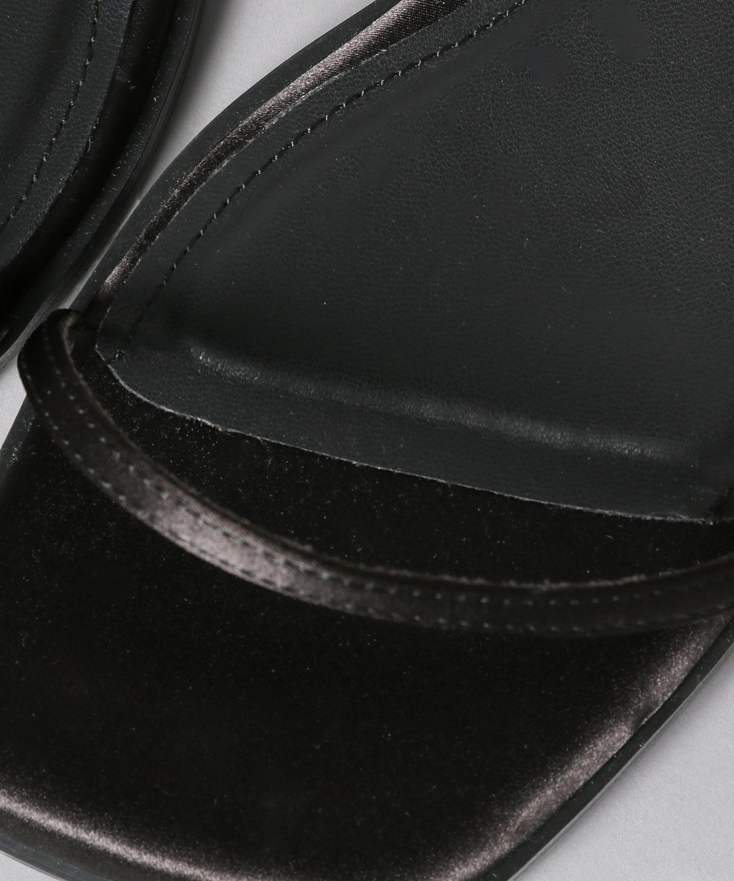 A part by 「サテンナローフラットサンダル」|サンダル|