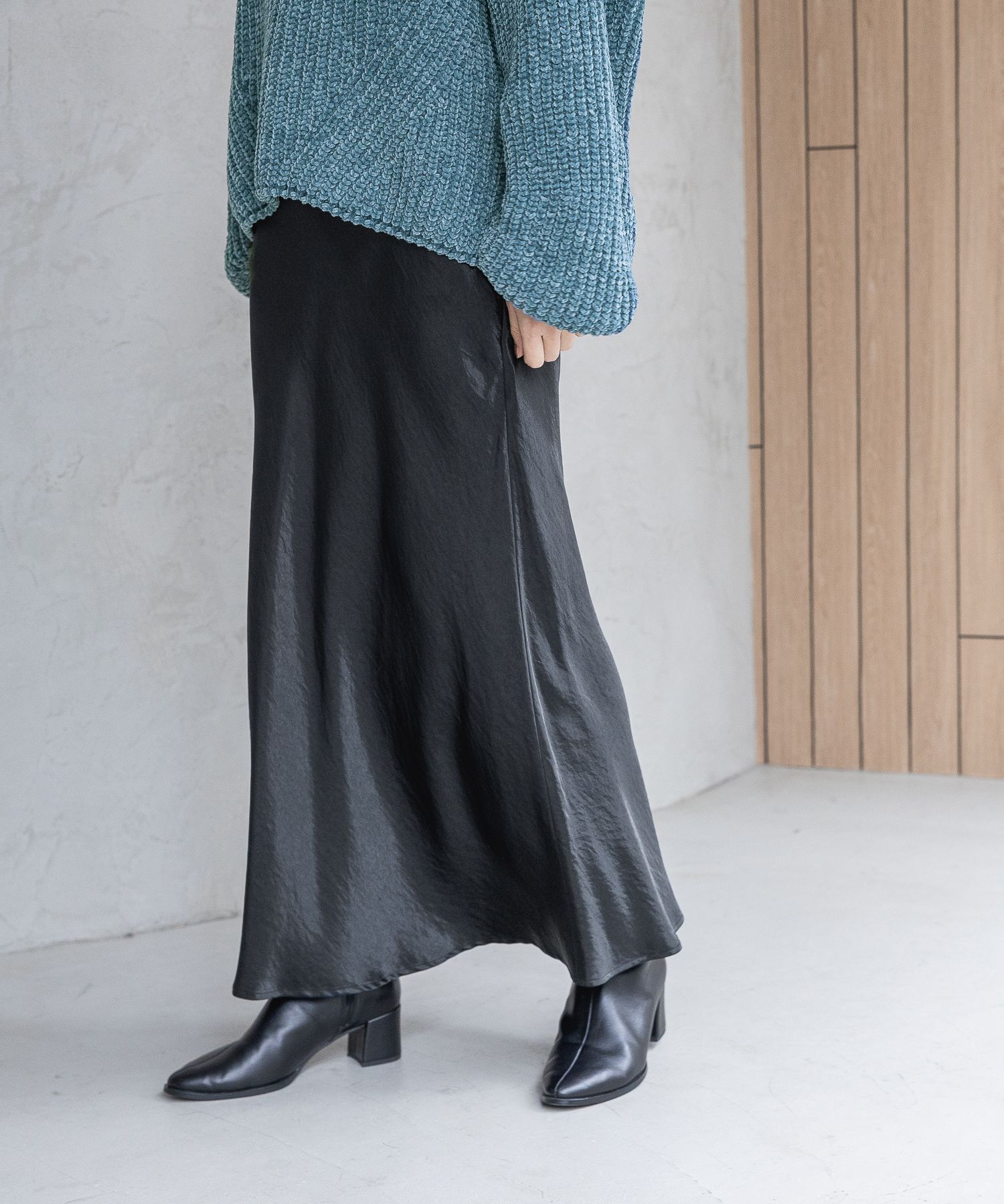 A part by 「カトリーヌサテンナロースカート」|スカート|ネイビー