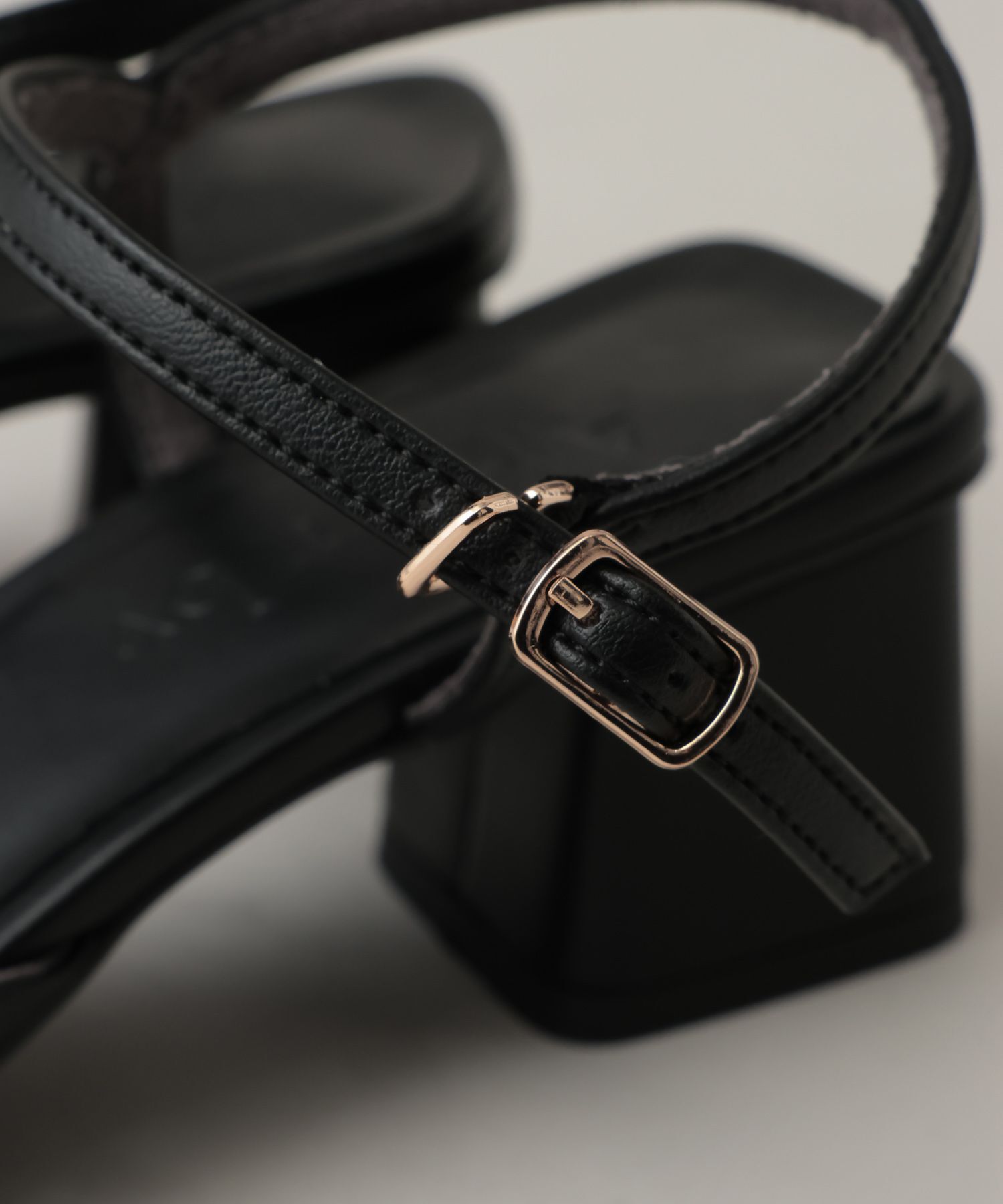 A part by 「スクエアヒールサンダル」|サンダル|