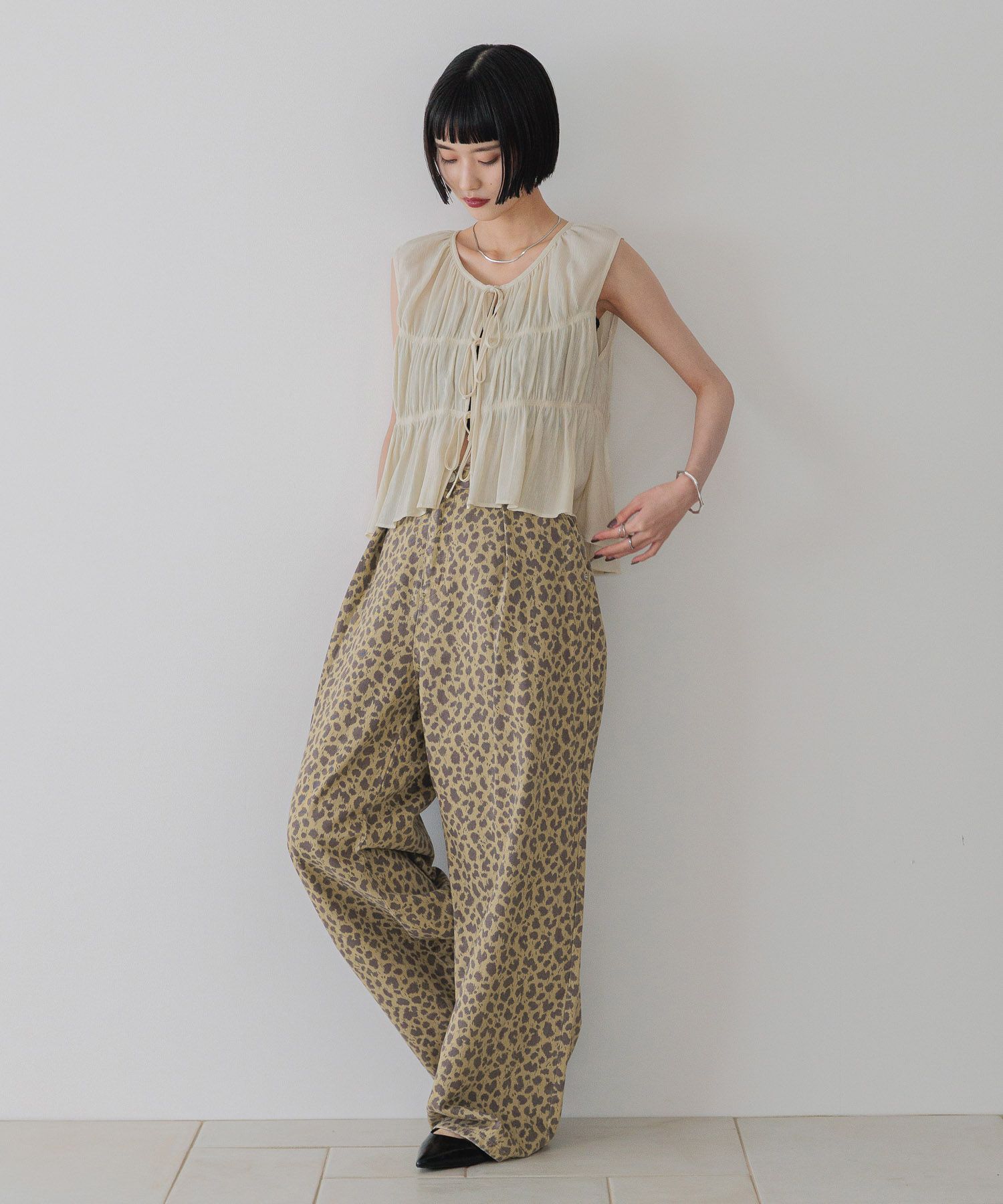 LOWRYS FARM「タックワイドデニム」|デニム|