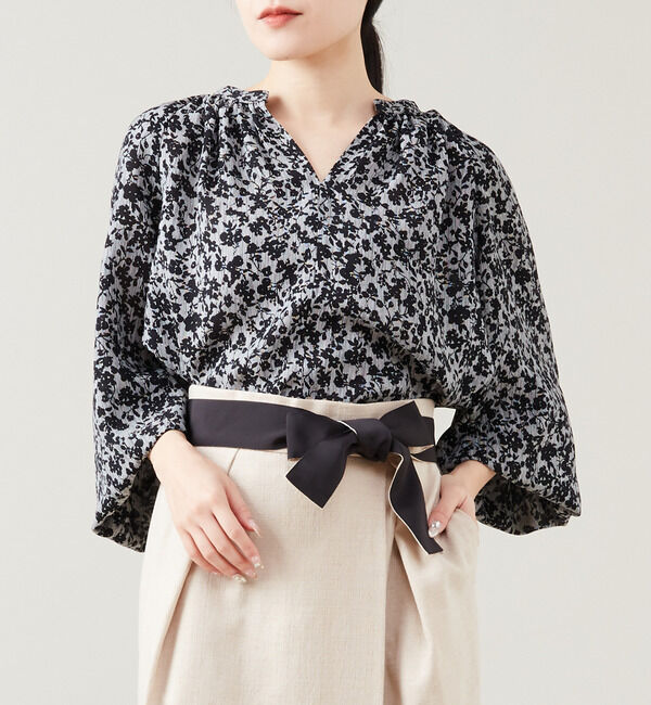 TIARA「ストライプフラワープリント2WAYスキッパーブラウス」|シャツ・ブラウス|ブラック