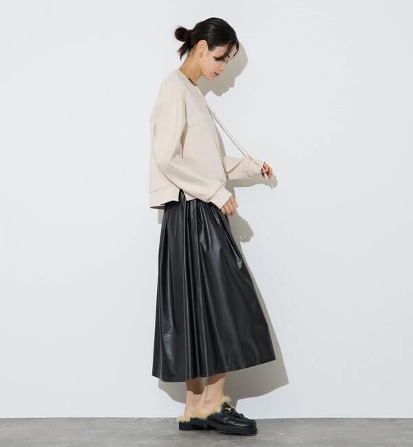 Liesse「レザー調タックフレアスカート」|スカート|