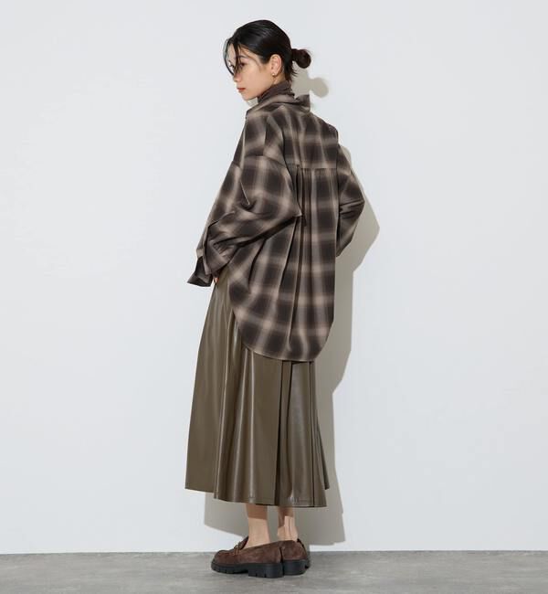 Liesse「レザー調タックフレアスカート」|スカート|