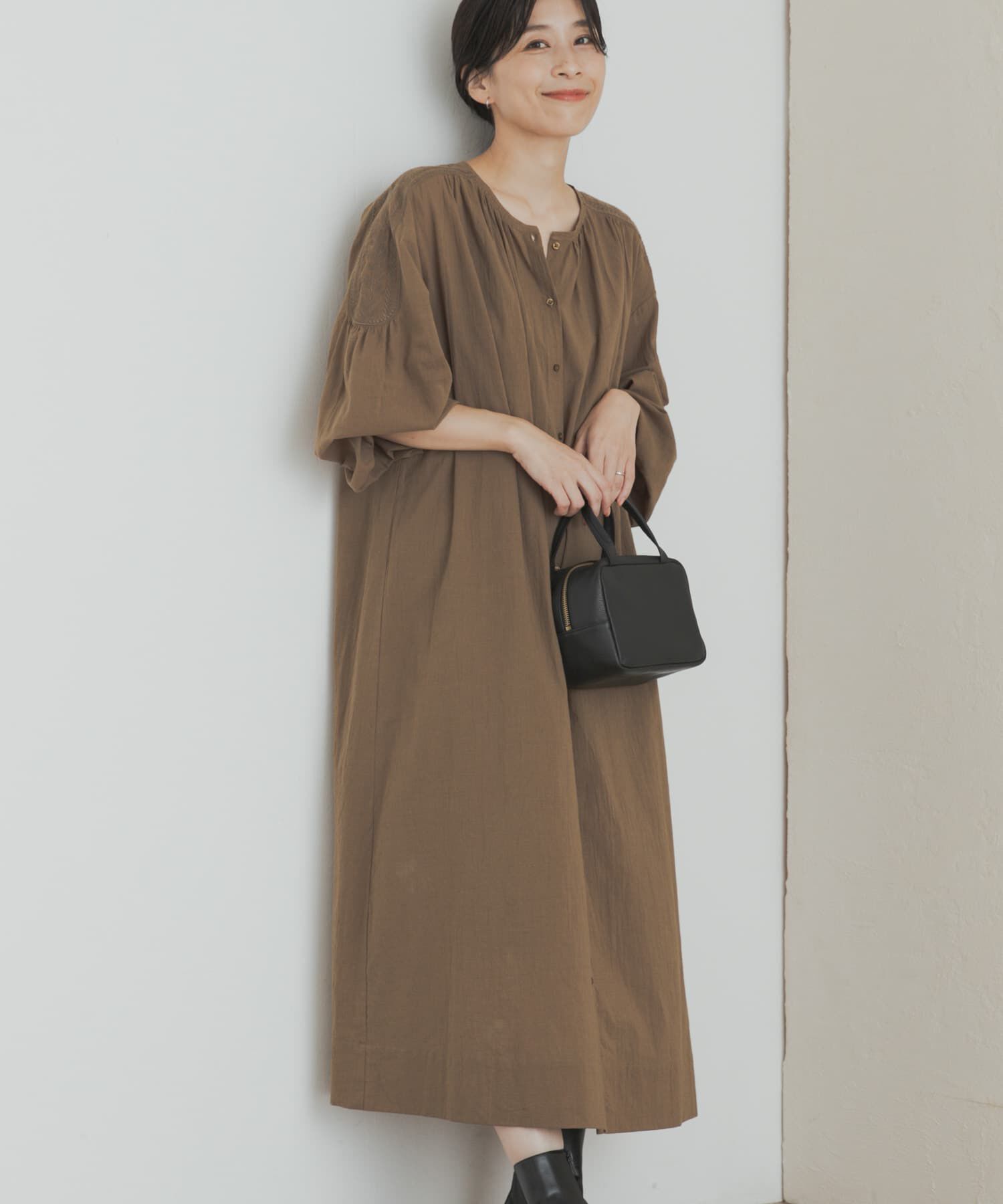 URBAN RESEARCH DOORS「エンブロイダリーギャザーワンピース」|ワンピース|