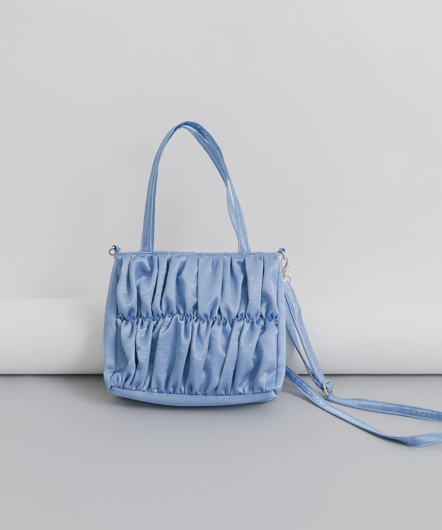  「サテンギャザーハンドBAG」|ハンドバッグ|ブルー