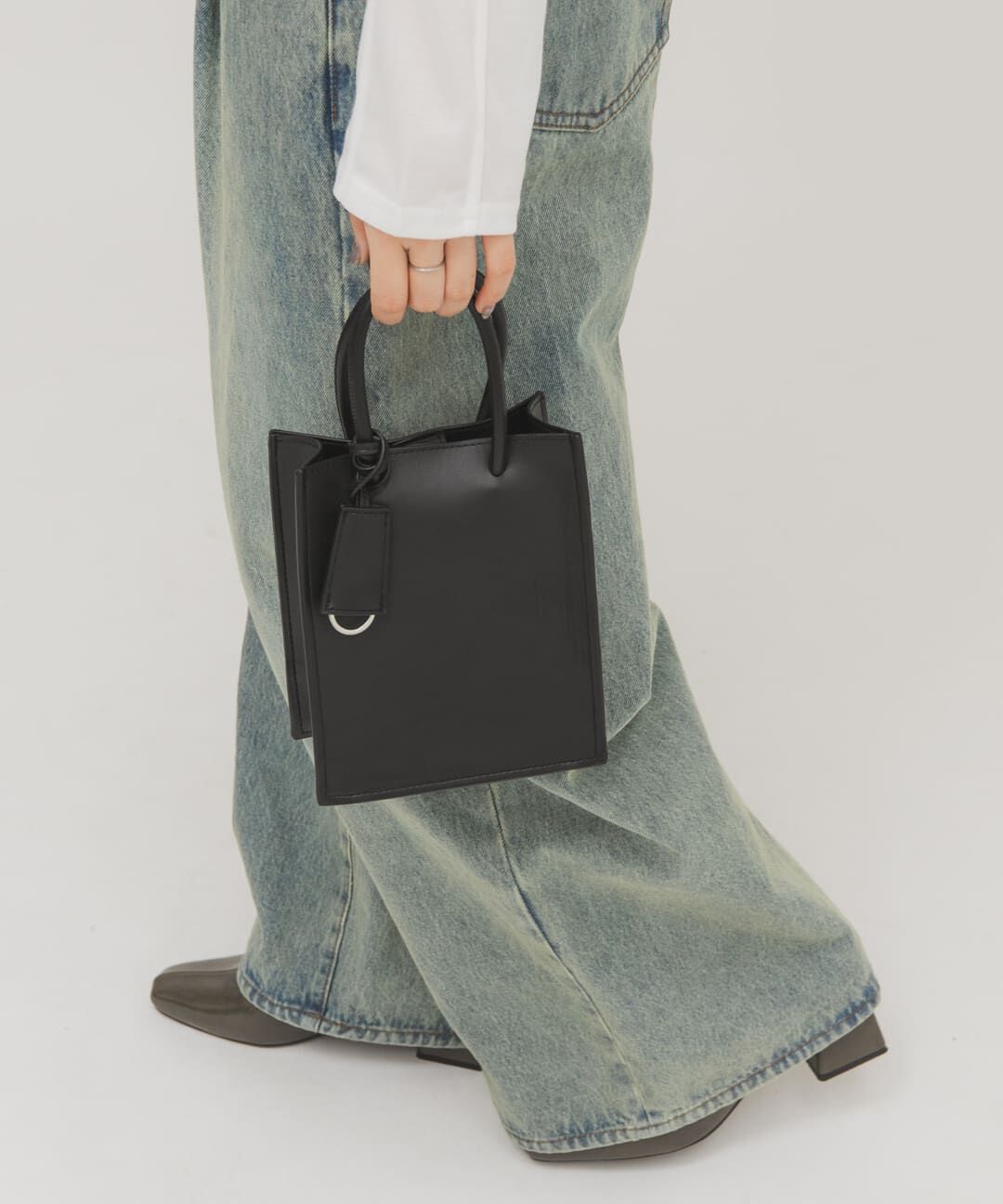  「チャーム付きスクエアミニBAG」|ハンドバッグ|