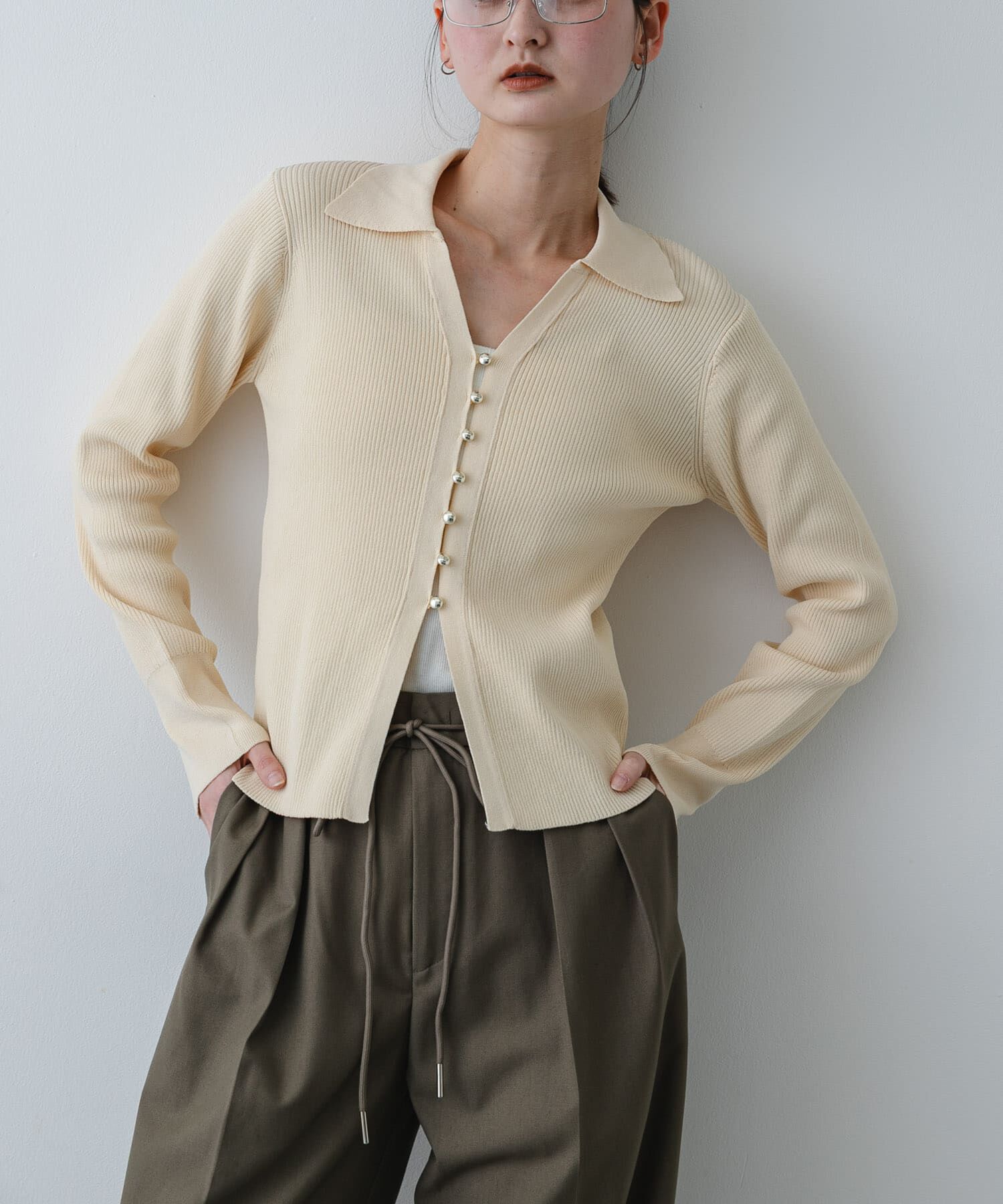 SENSE OF PLACE by URBAN RESEARCH「『一部WEB限定ｶﾗｰ』『洗濯可』ﾒﾀﾙﾎﾞﾀﾝｴﾘﾂｷｺﾝﾊﾟｸﾄｶ 」|カーディガン|アイボリー