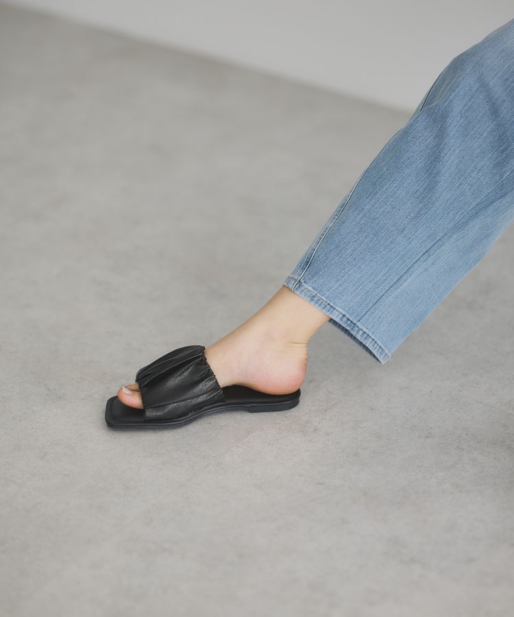 GARAGE OF GOOD CLOTHING「シャーリングフラットサンダル」|サンダル|