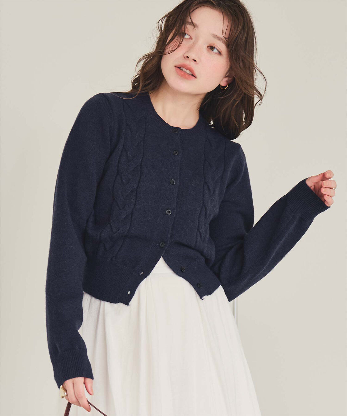 titivate「【いつきさんコラボアイテム】ケーブルデザインニットカーディガン」|ニット・セーター|ネイビー