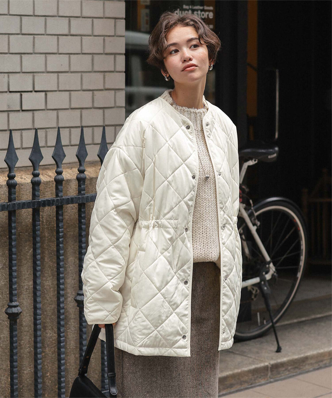 titivate「ウエストドローストリングキルティングジャケット」|ノーカラージャケット|アイボリー
