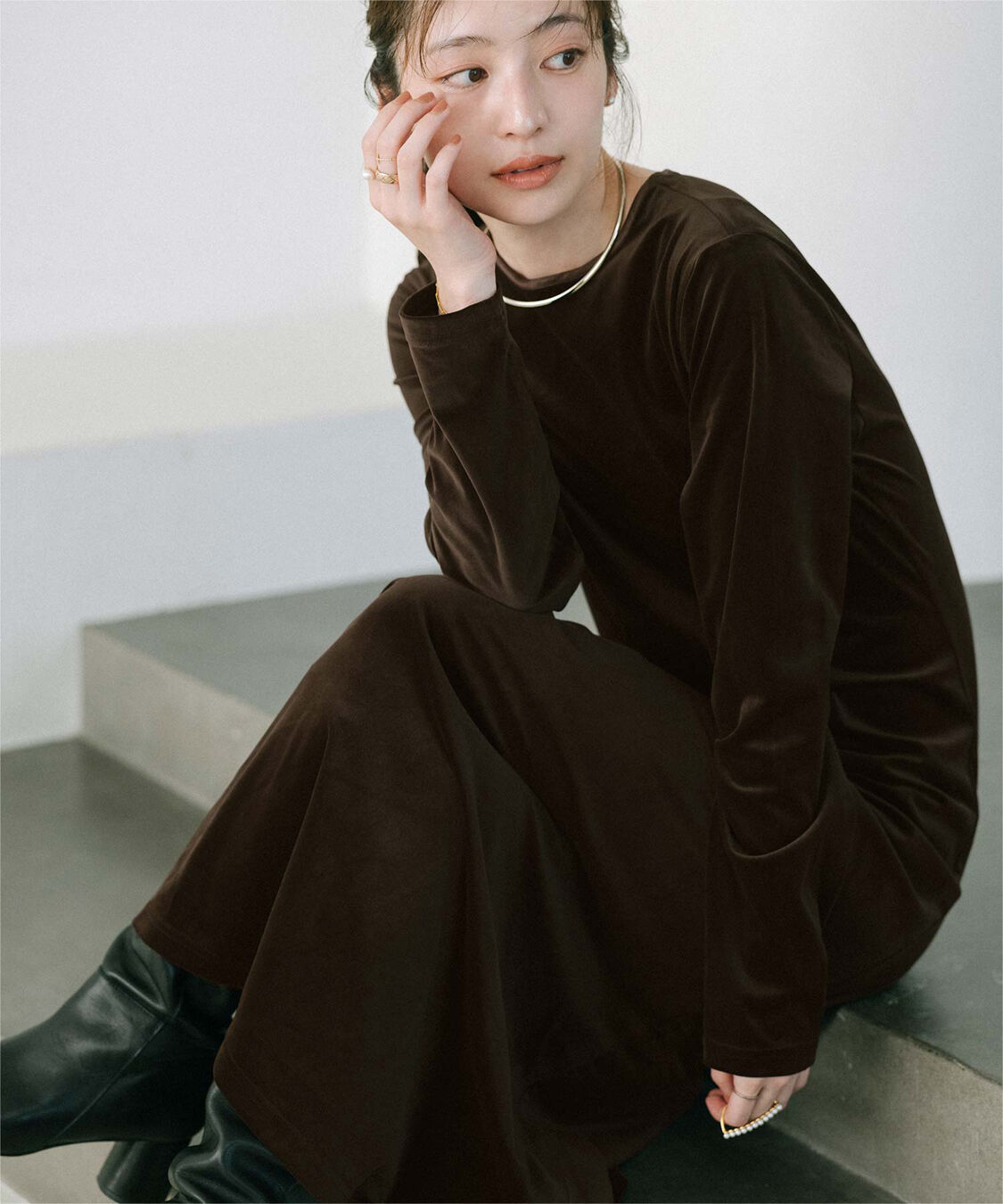 ur's「【yukiさんコラボアイテム】バックリボンフィットアンドフレアベロアワンピース」|ワンピース|