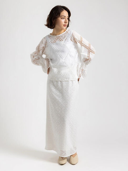 Te chichi「【Atelier ChouChou】パネルレースナロースカート(セットアップ可)」|スカート|オフホワイト