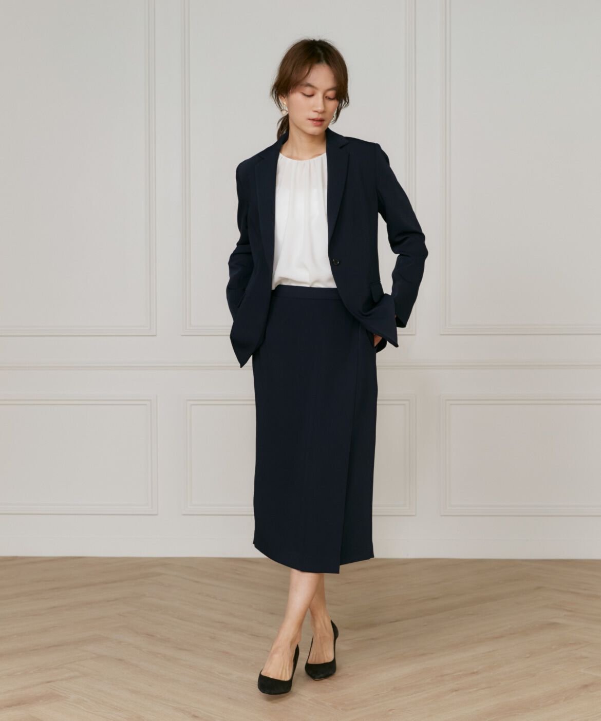 INED「《大きいサイズ》アシンメトリータックスカート」|タイト|