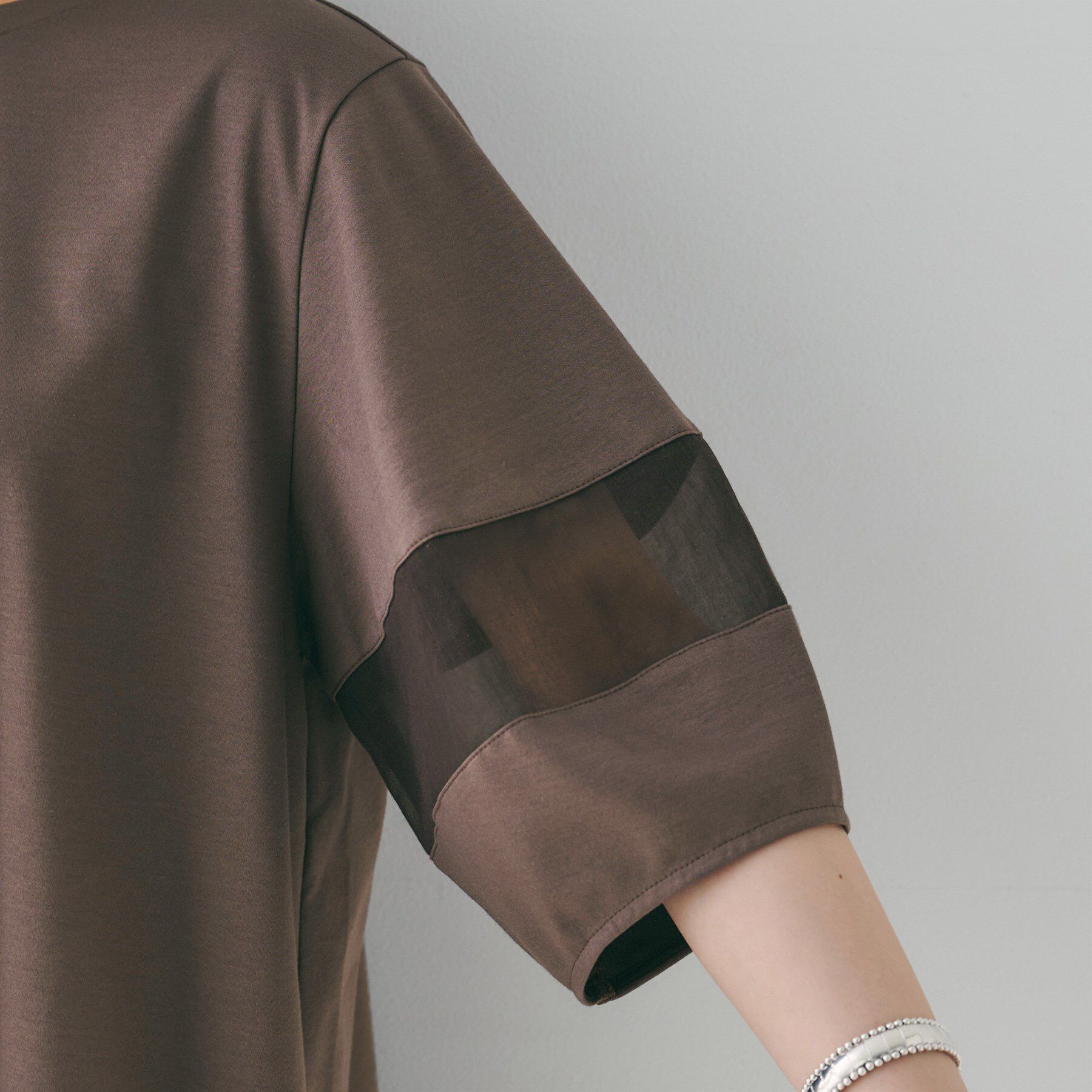 UNTITLED「【二の腕カバー/接触冷感】袖オーガンジープルオーバー」|Tシャツ・カットソー|