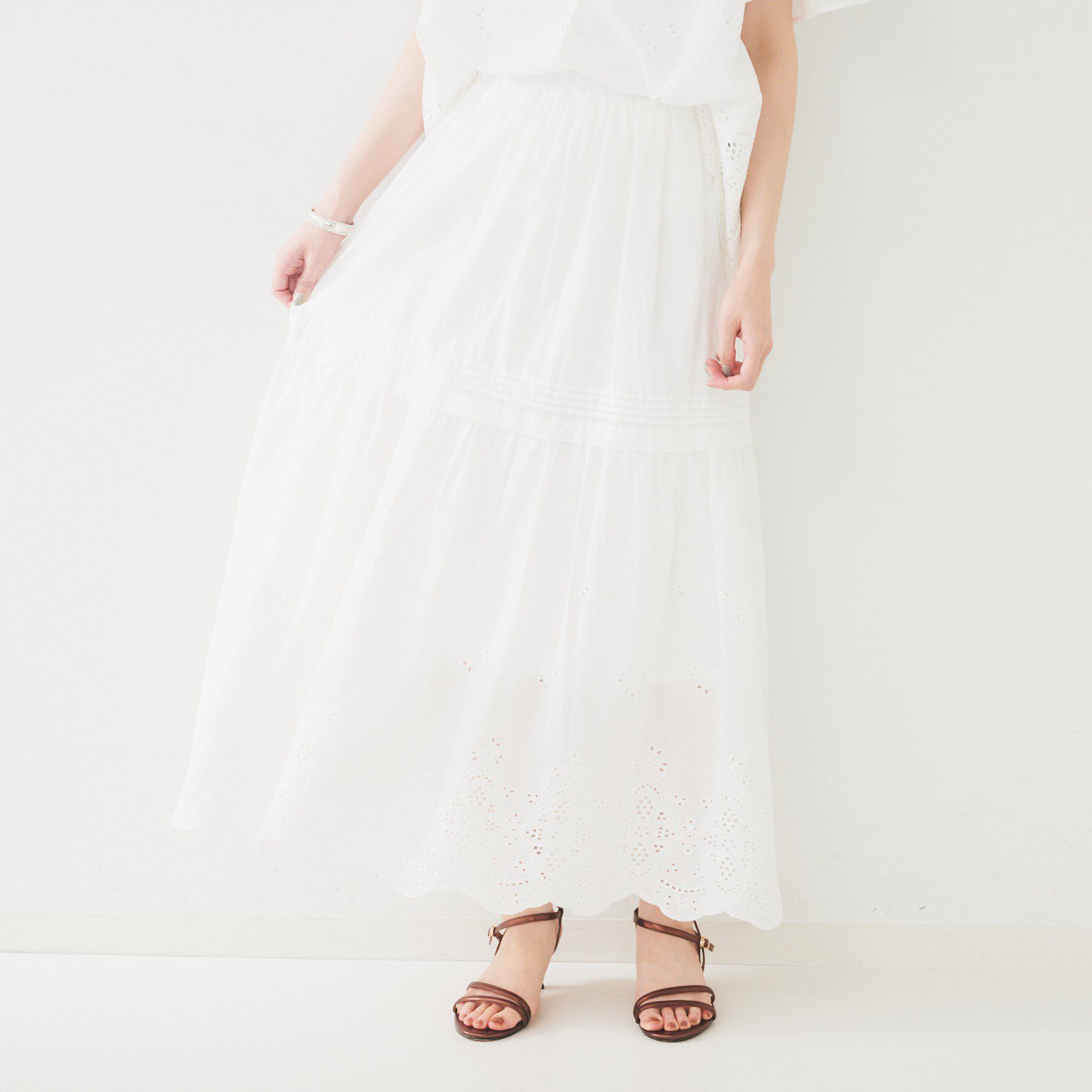 UNTITLED「【セットアップ可/コットン100】スカラップ刺繍スカート」|スカート|