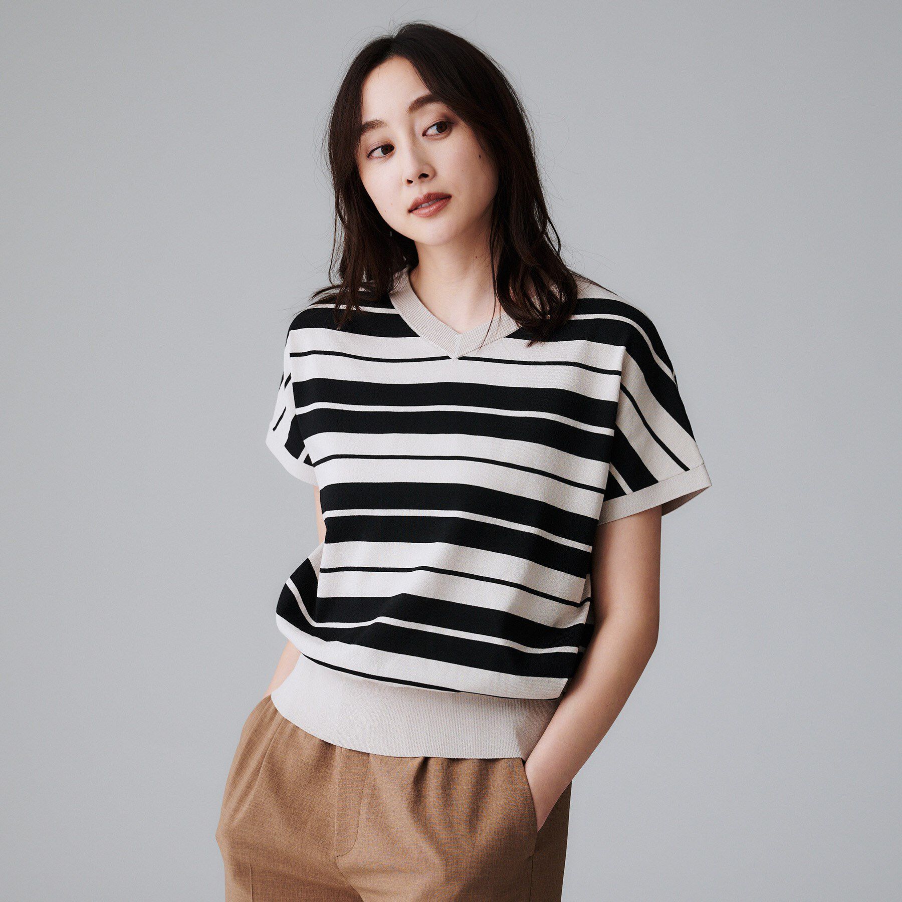 UNTITLED「【洗える/前後2WAY】ネックプルオーバーニット」|ニット・セーター|ライトベージュ(35