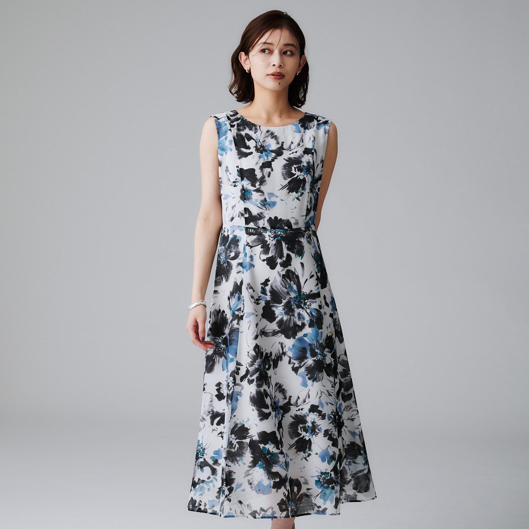 UNTITLED「【シアー/エレガント/花柄/夏ワンピ】ペイントフラワーワンピース」|ワンピース|