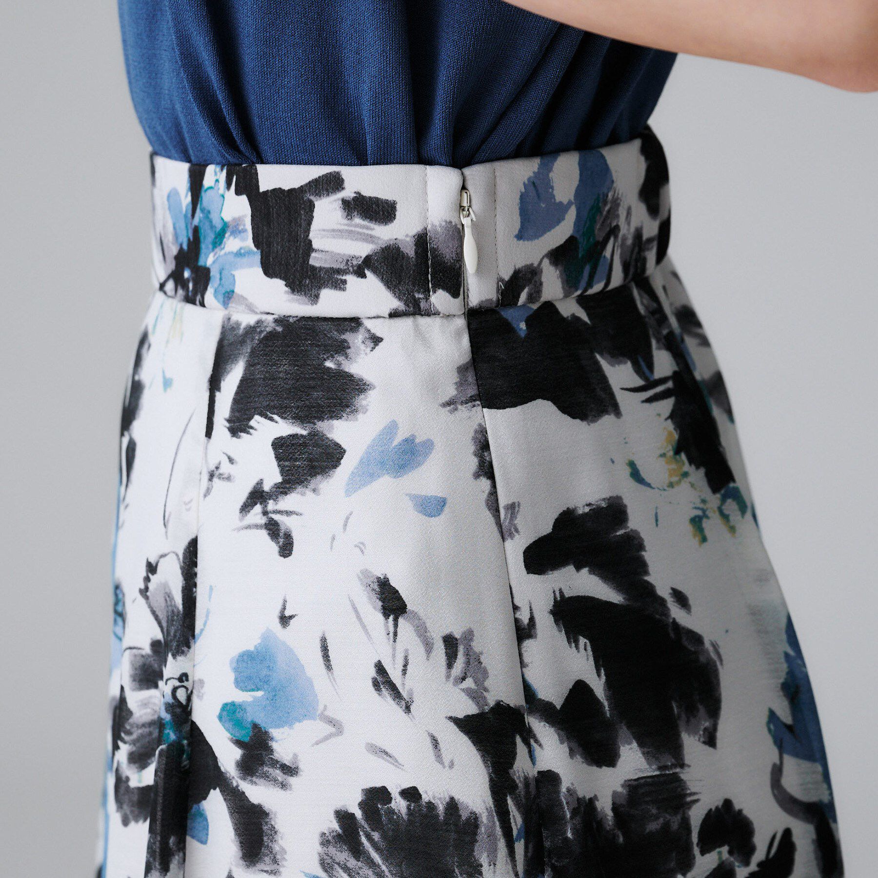 UNTITLED「【シアー/後ろウエストゴム/花柄】ペイントフラワースカート」|スカート|