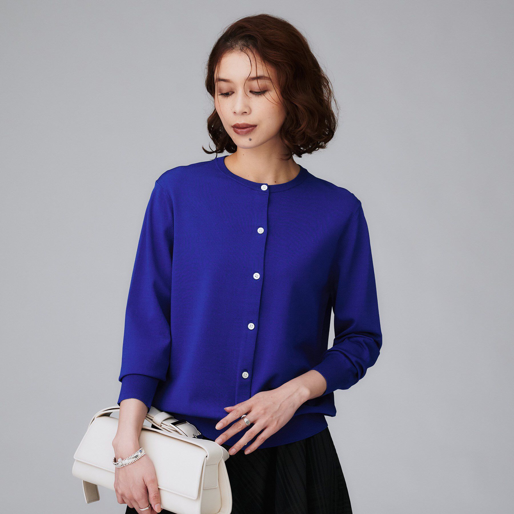 UNTITLED「【朝晩の羽織に/アンサンブル可/薄手】ベーシッククルーネックカーディガン」|カーディガン|