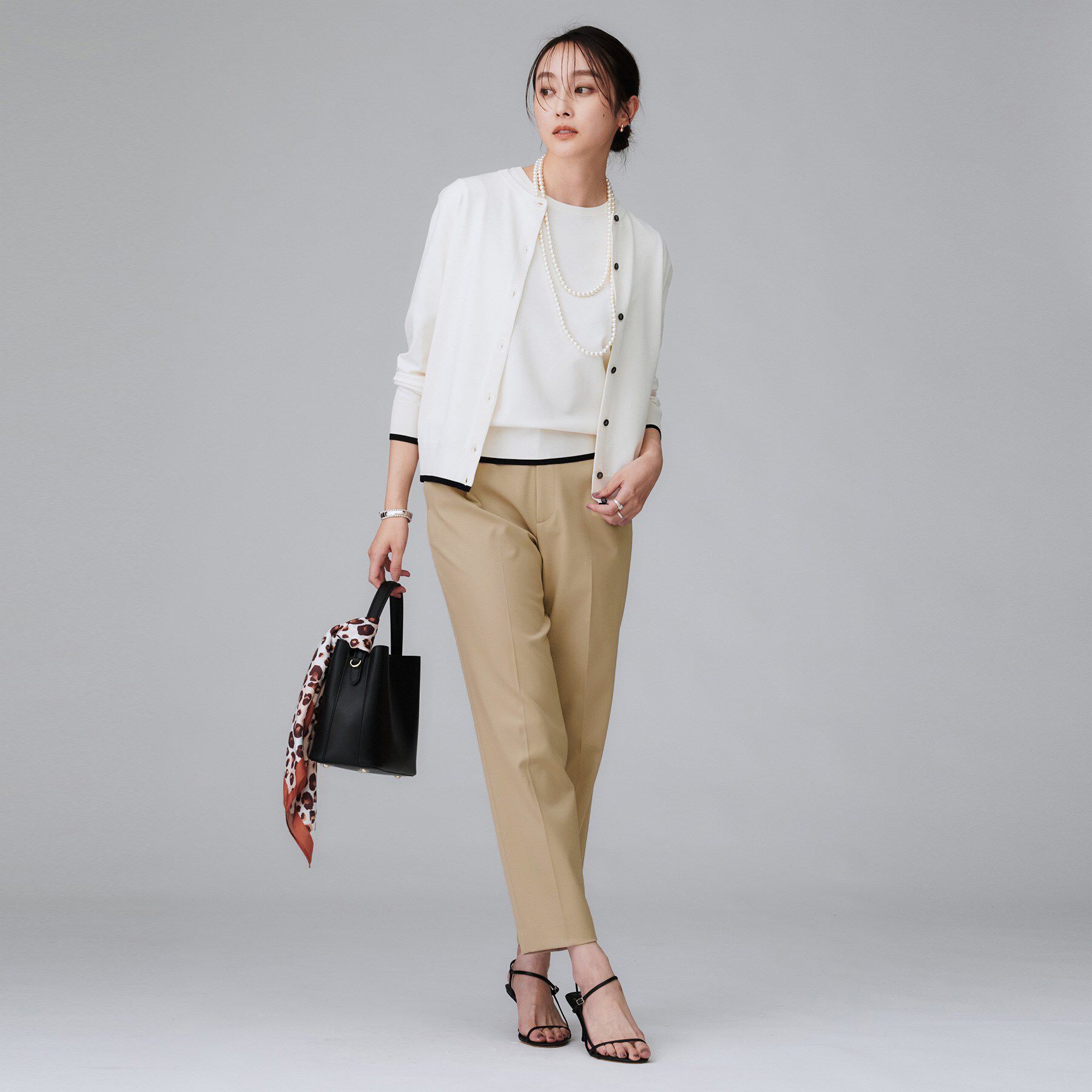 UNTITLED「【はっ水/後ろウエストゴム/洗える】ストレッチテーパードパンツ」|その他|