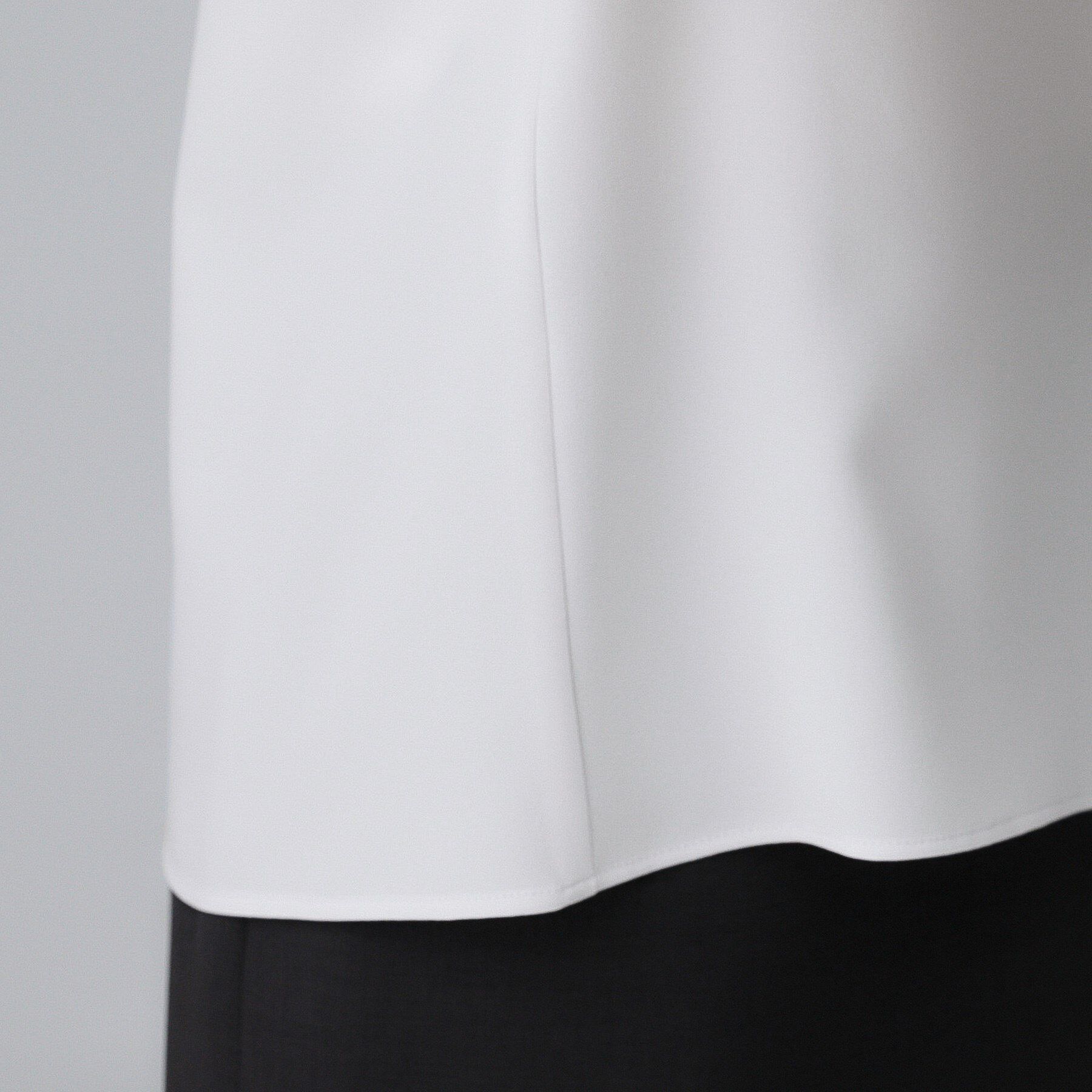 UNTITLED「【洗える/ストレッチ/通勤】Vネックブラウス」|シャツ・ブラウス|