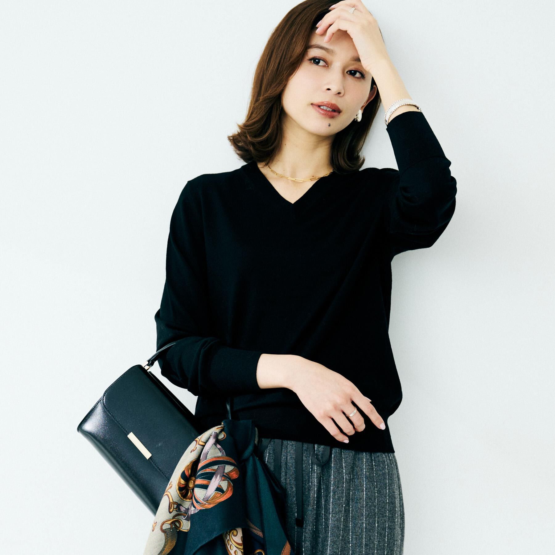 UNTITLED「【洗える/ウール100%】Vネックウールニット」|ニット・セーター|