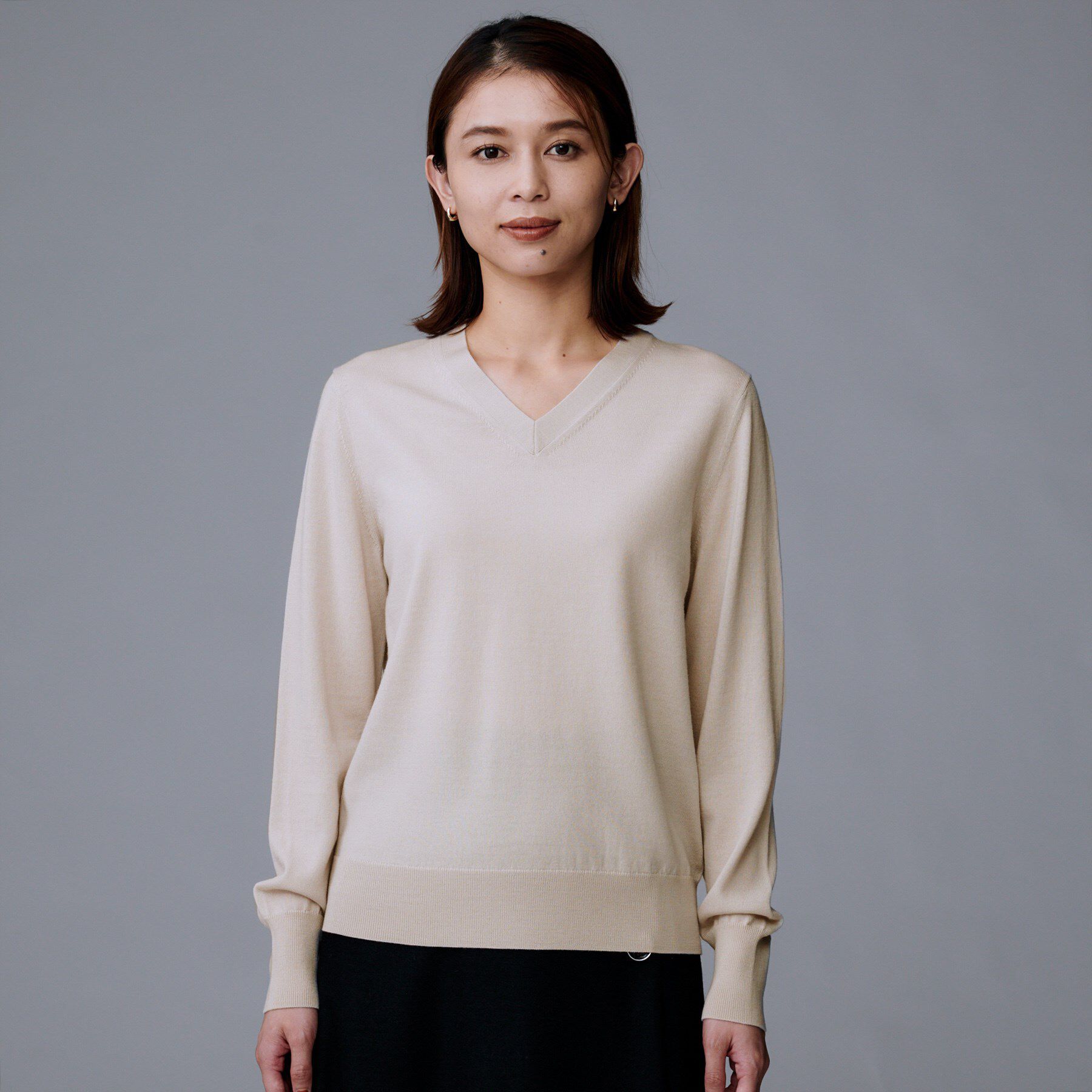 UNTITLED「【洗える/ウール100%】Vネックウールニット」|ニット・セーター|