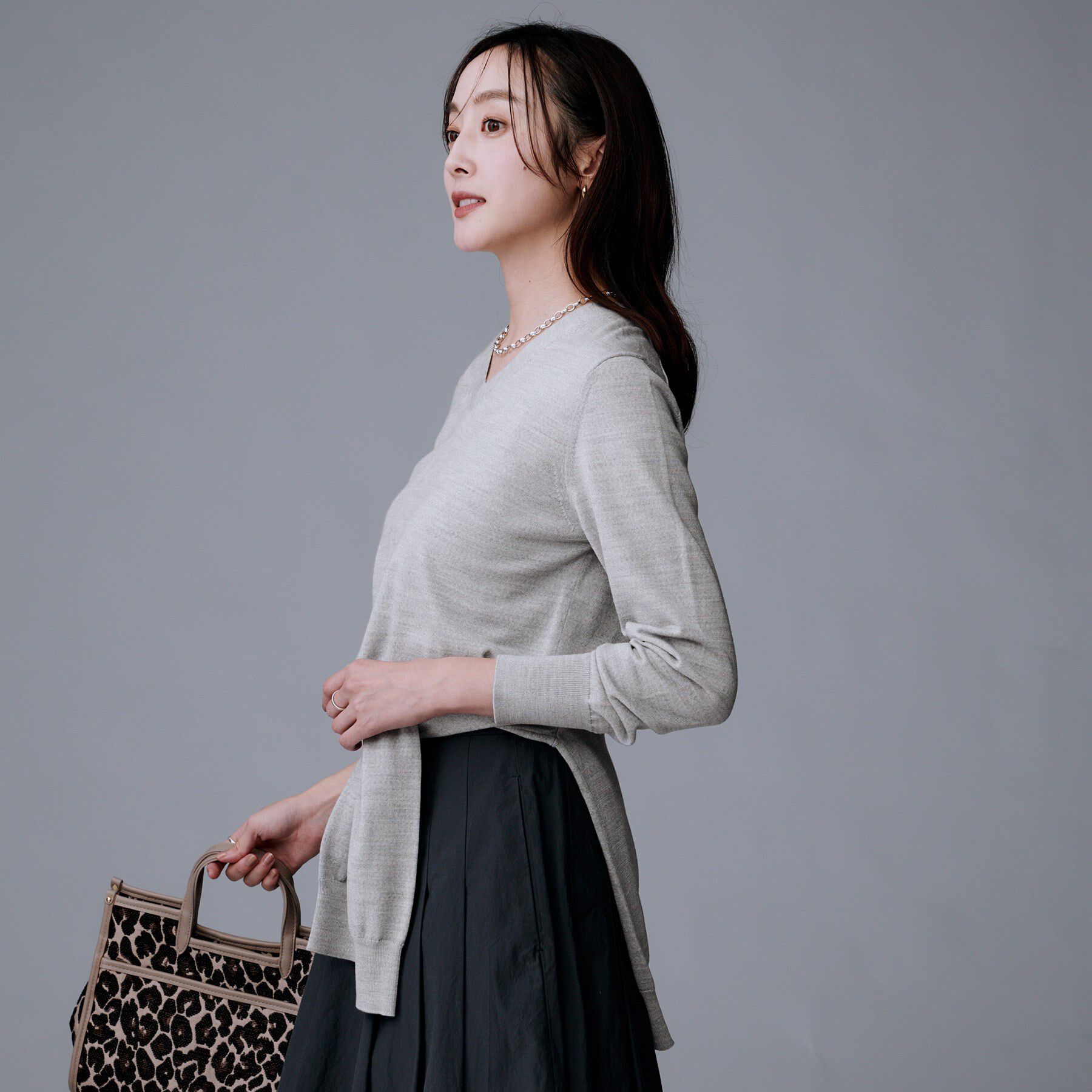 UNTITLED「【洗える/ウール100%】Vネックウールニット」|ニット・セーター|