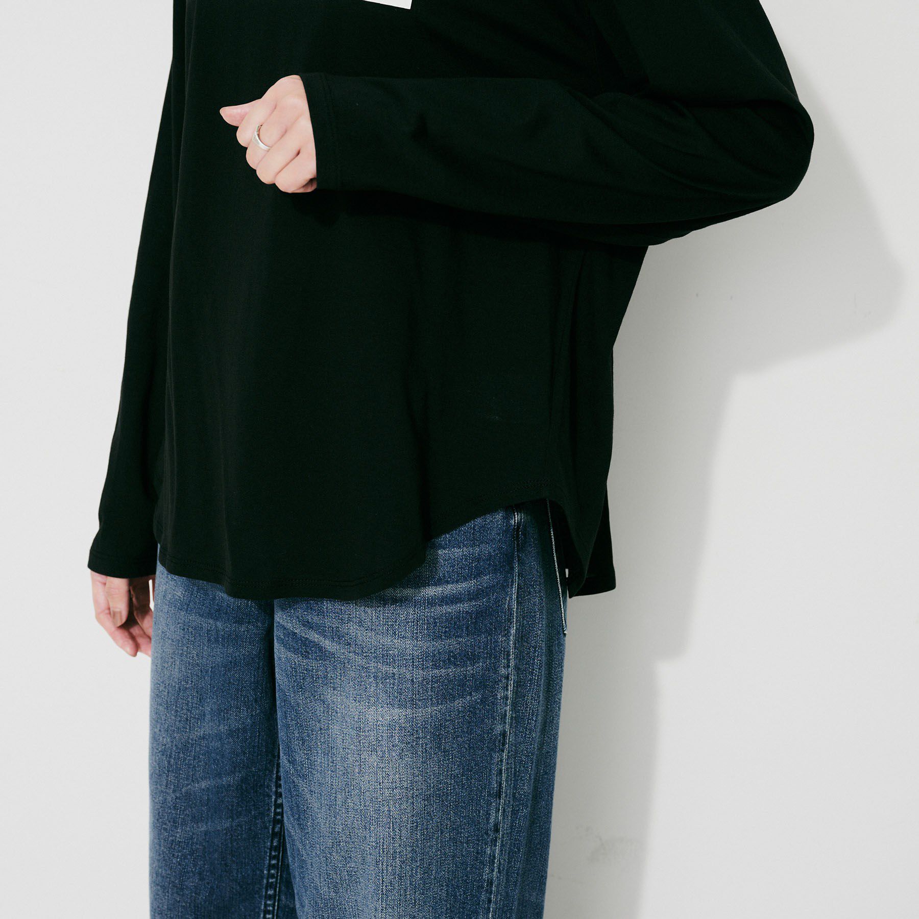 UNTITLED「【CHIGNON】CHERIE シンプルロゴTシャツ」|Tシャツ・カットソー|