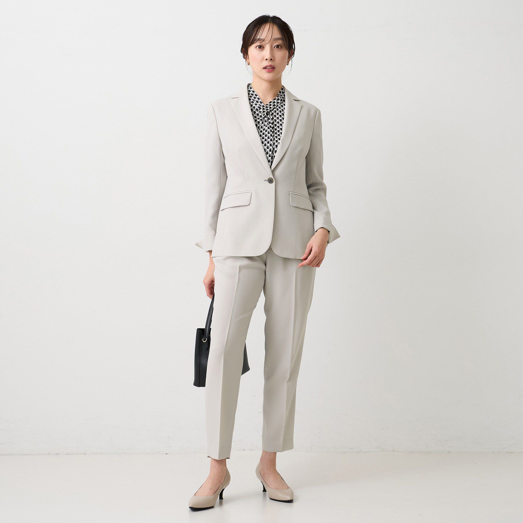 UNTITLED「エアリータックテーパードパンツ」|その他|